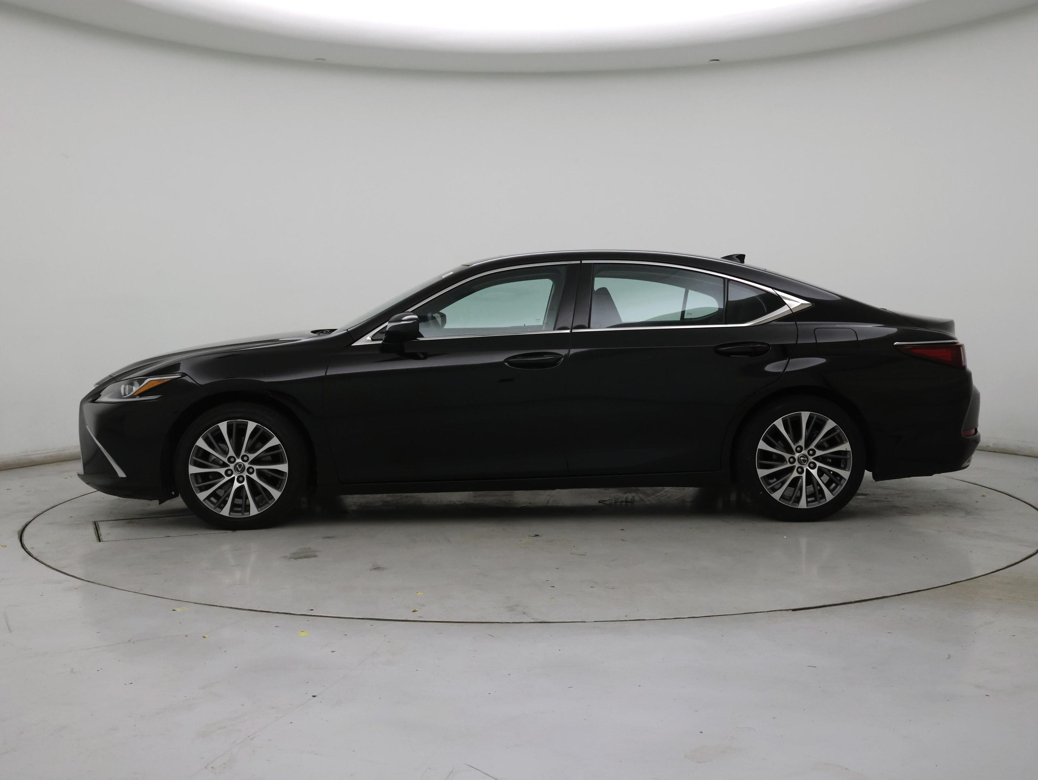 Thumbnail: 2021 Lexus ES - 3