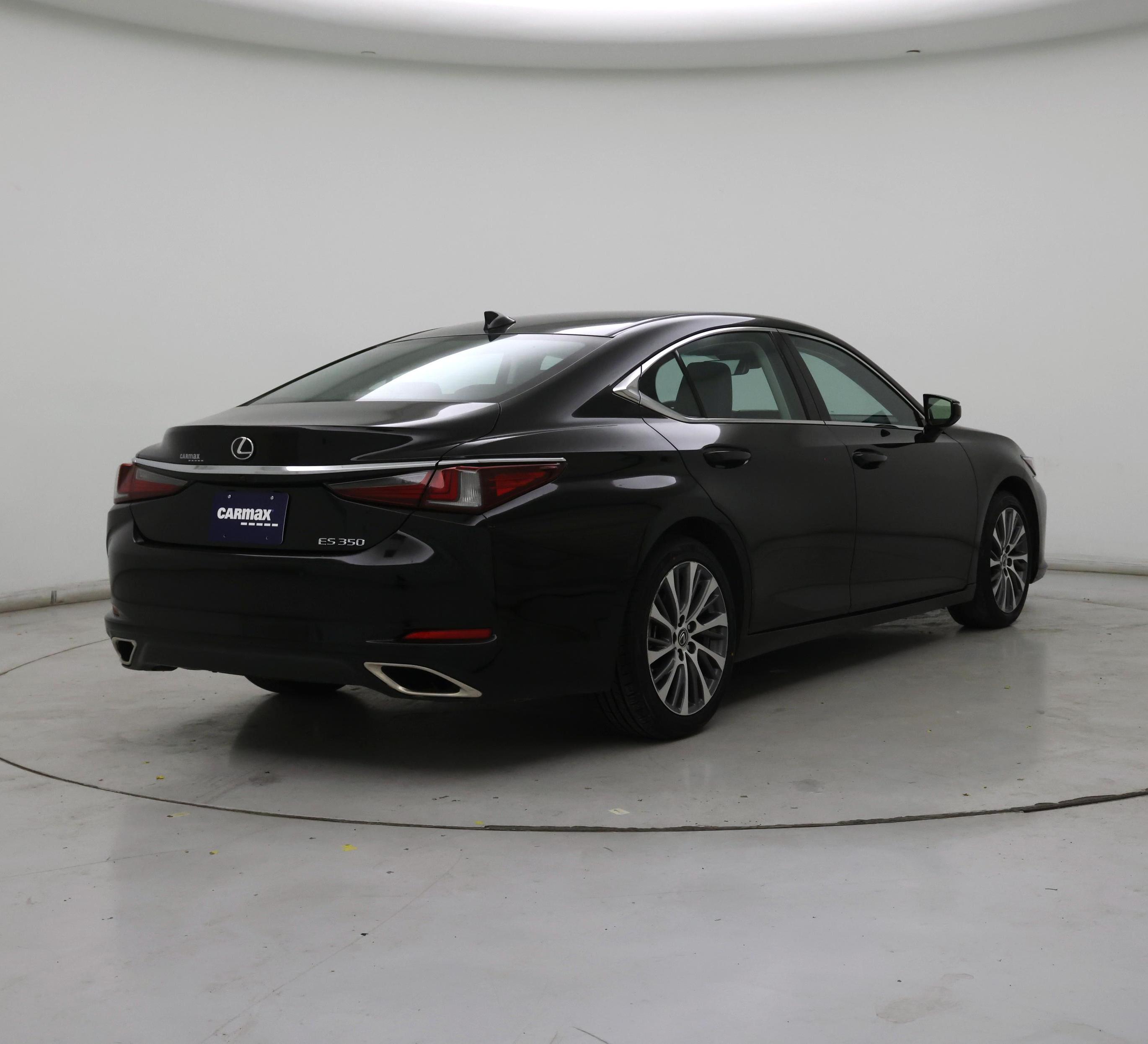 Thumbnail: 2021 Lexus ES - 8
