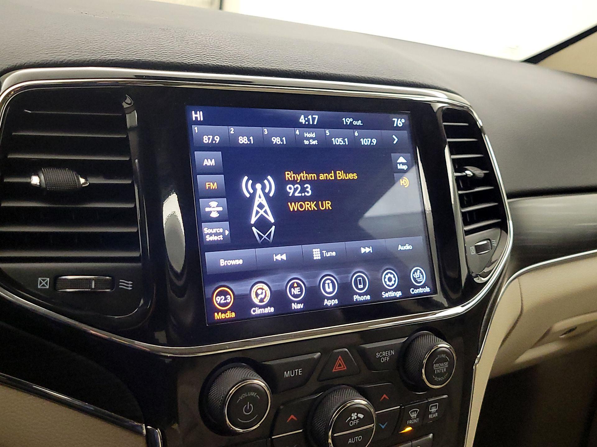 Thumbnail: 2021 Jeep Grand Cherokee - 16