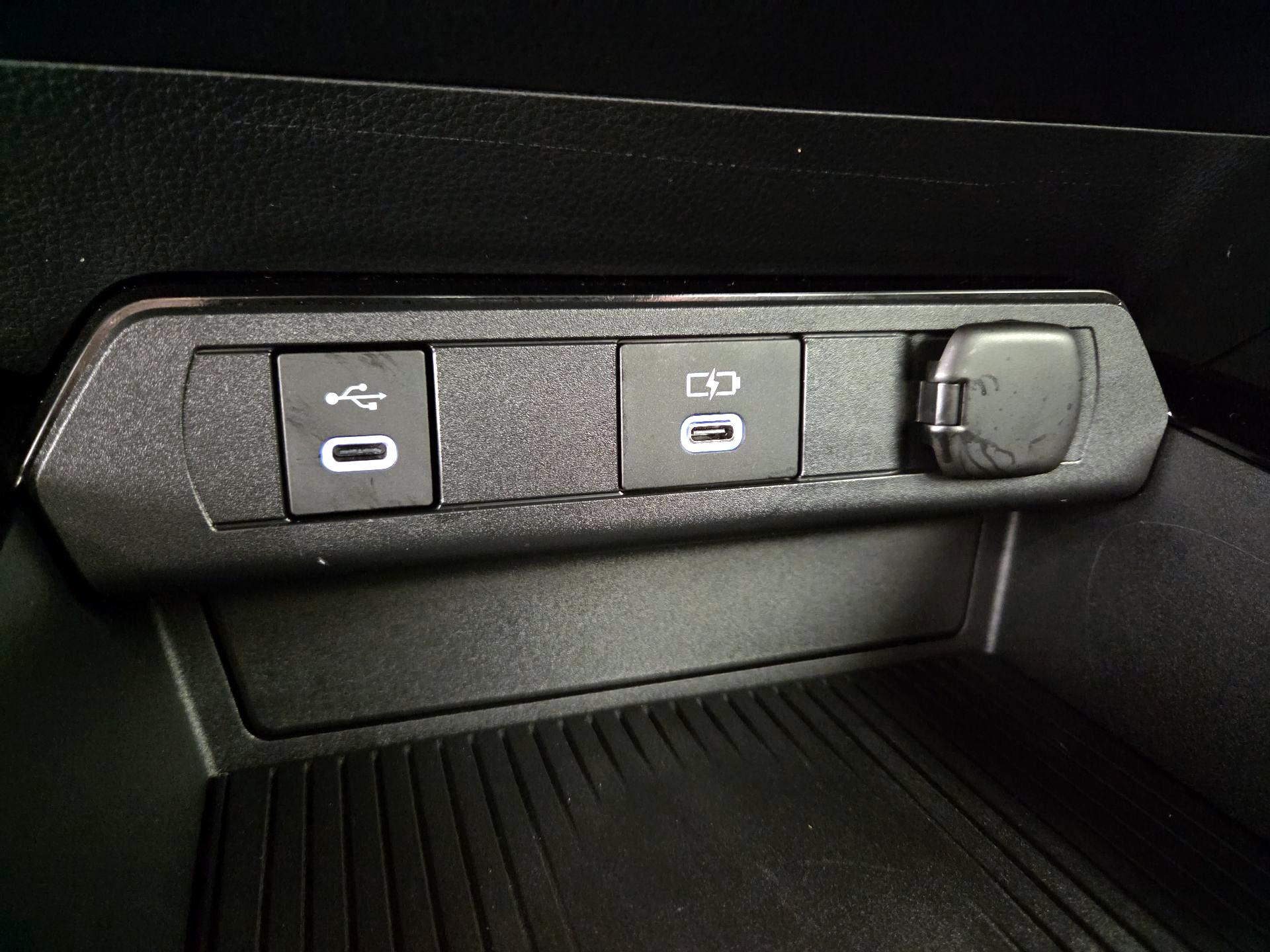 Thumbnail: 2025 Toyota Prius - 18