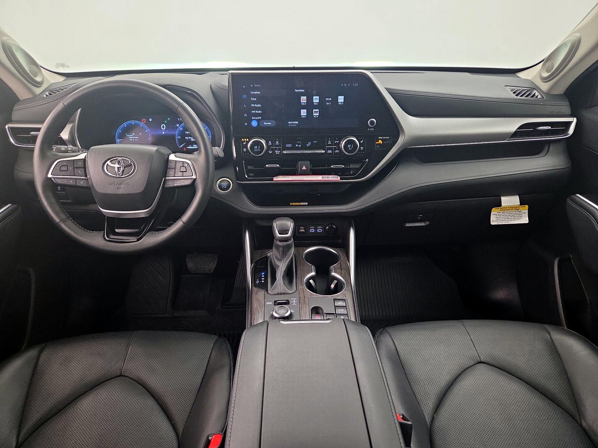 Thumbnail: 2024 Toyota Highlander - 9