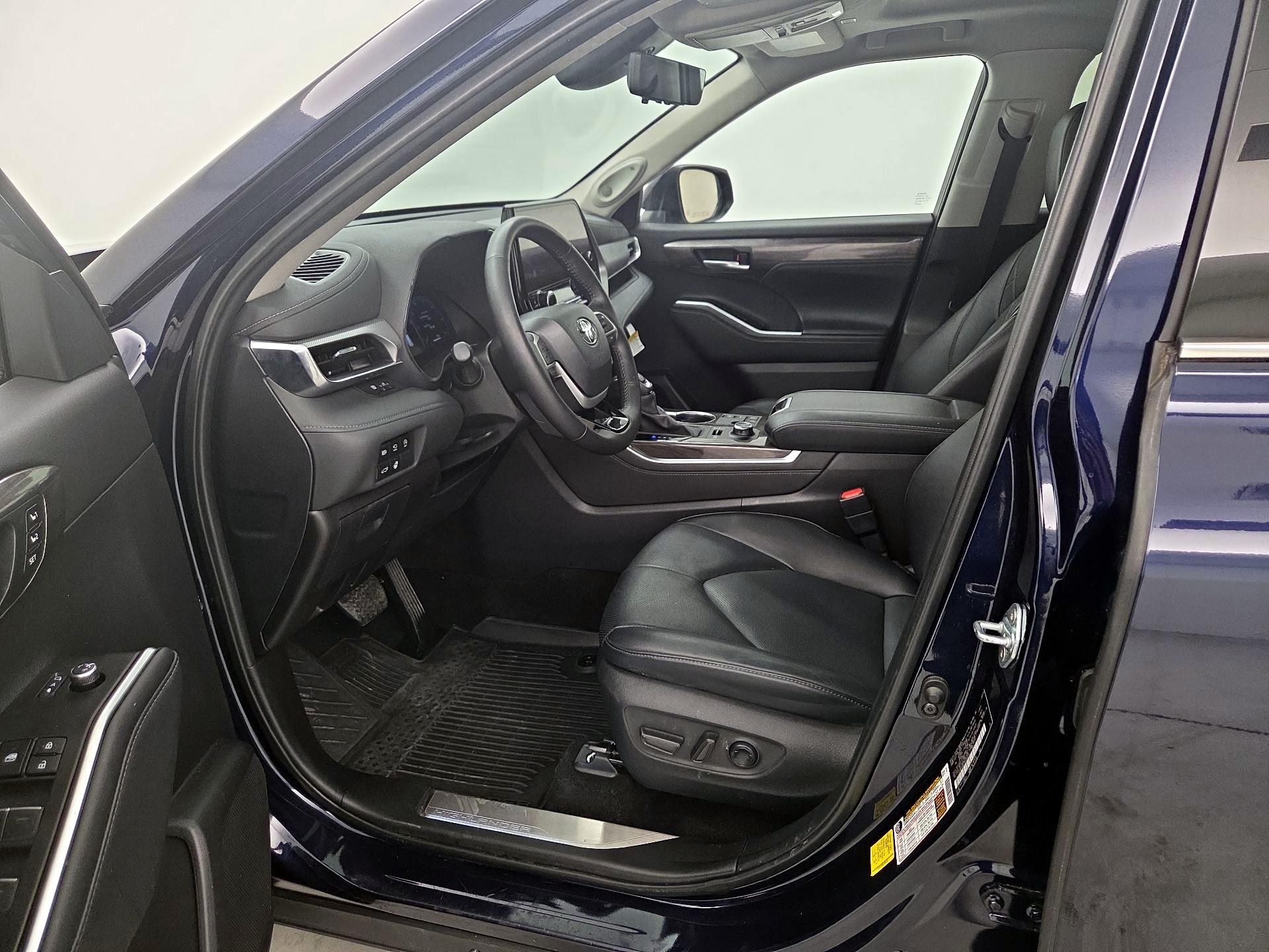 Thumbnail: 2024 Toyota Highlander - 11