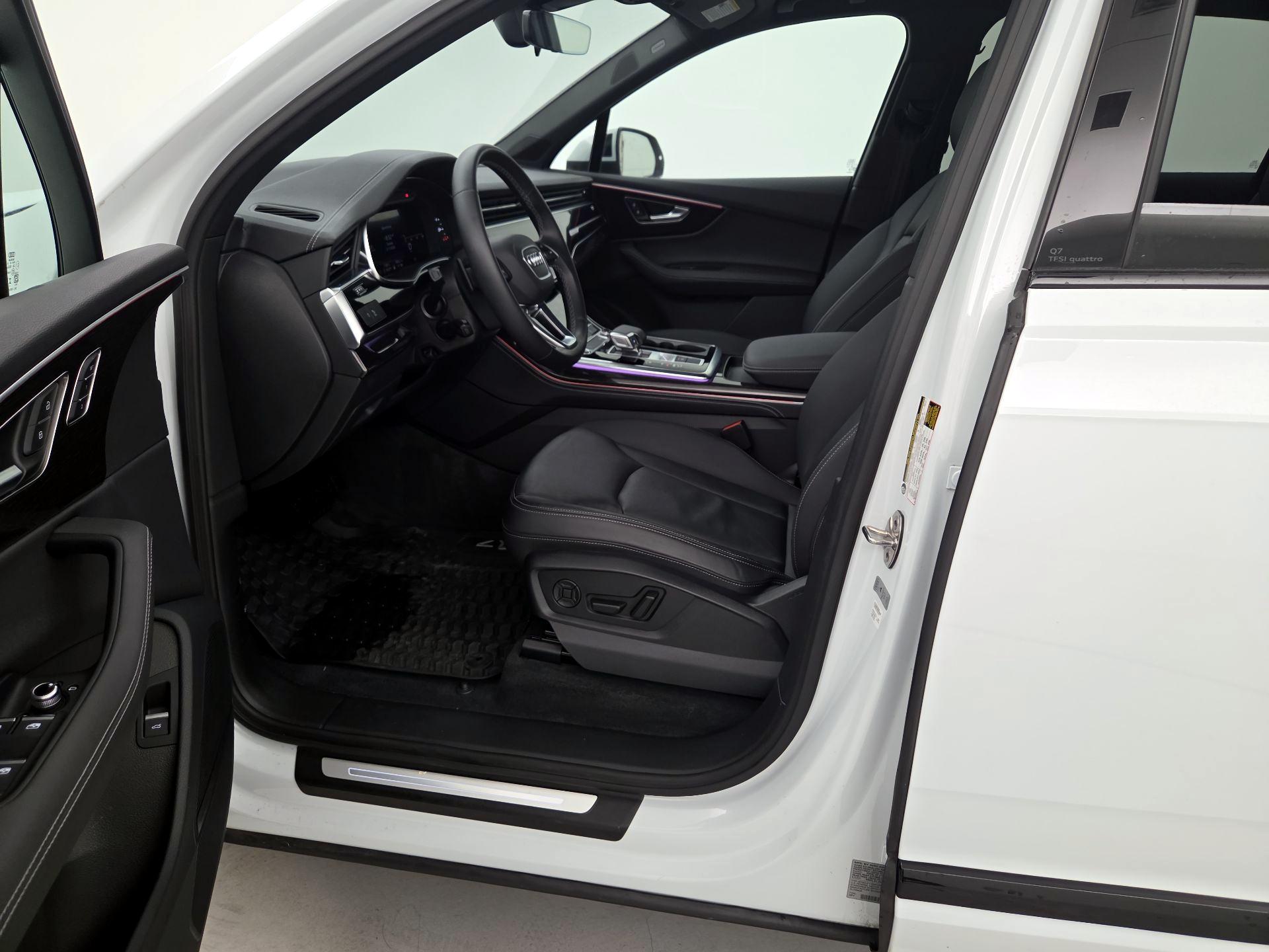 Thumbnail: 2025 Audi Q7 - 11