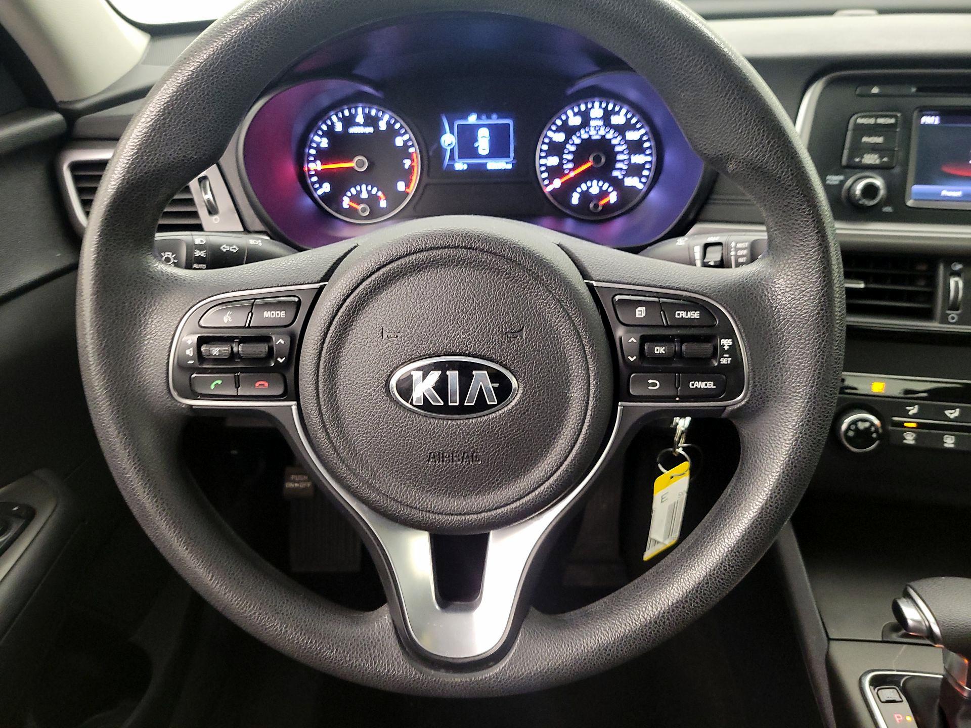 Thumbnail: 2016 Kia Optima - 10