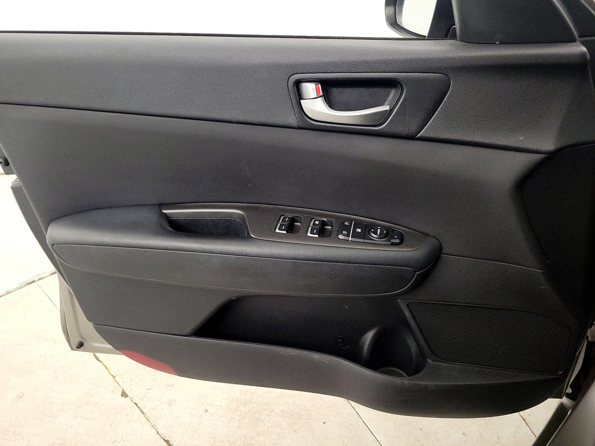 Thumbnail: 2016 Kia Optima - 12