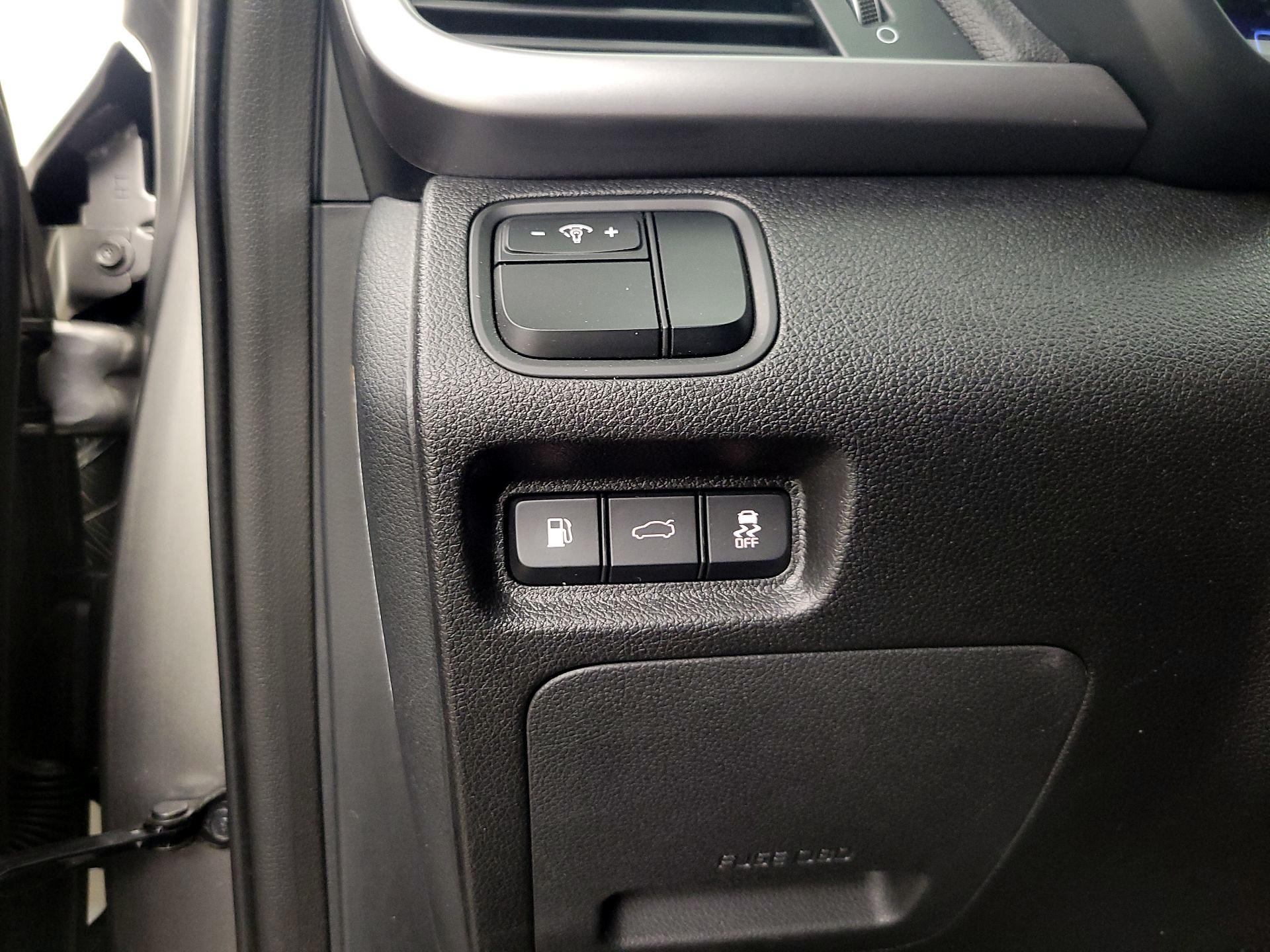 Thumbnail: 2016 Kia Optima - 13