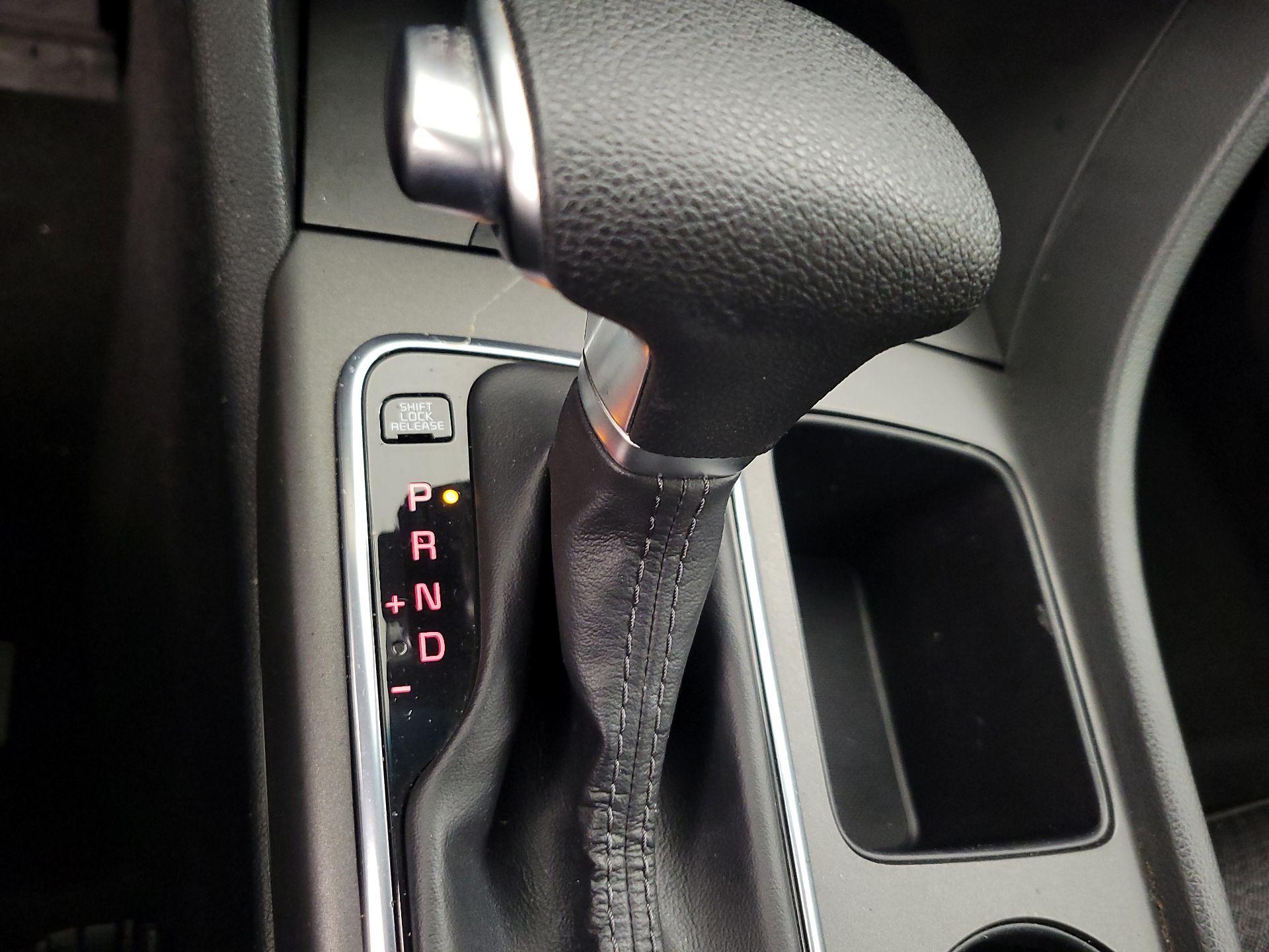 Thumbnail: 2016 Kia Optima - 17