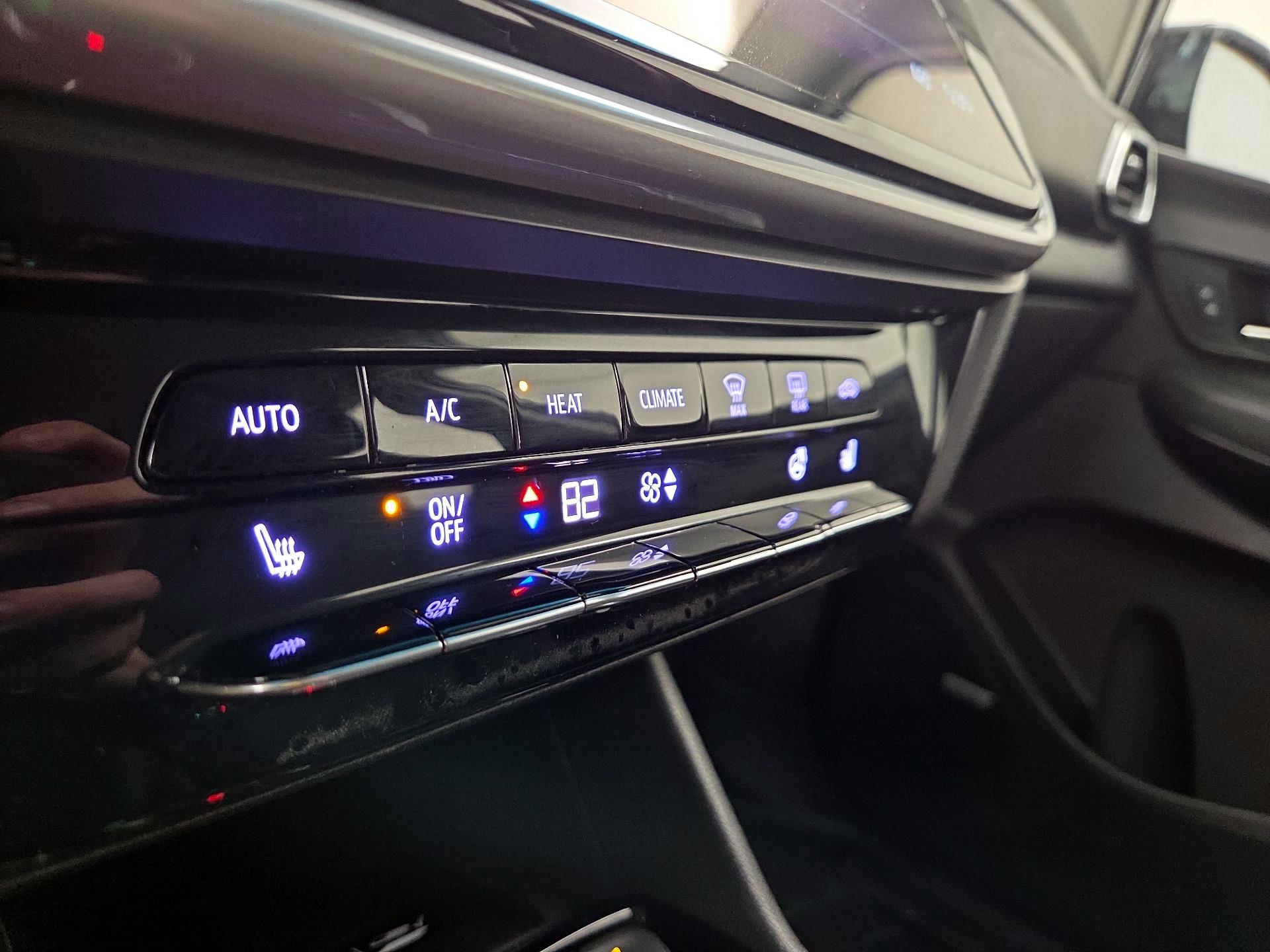 Thumbnail: 2022 Chevrolet Bolt EV - 16