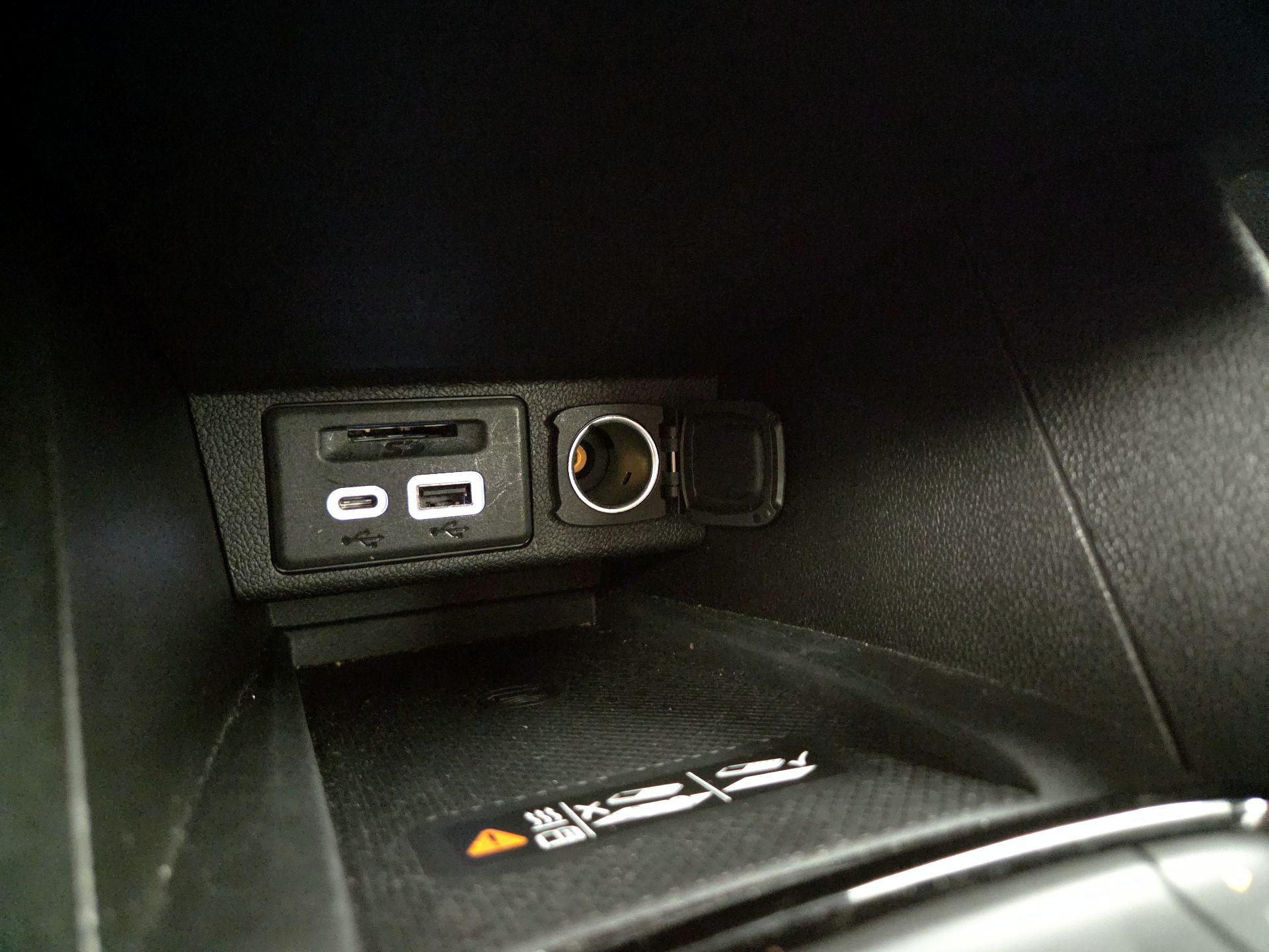 Thumbnail: 2022 Chevrolet Bolt EV - 18