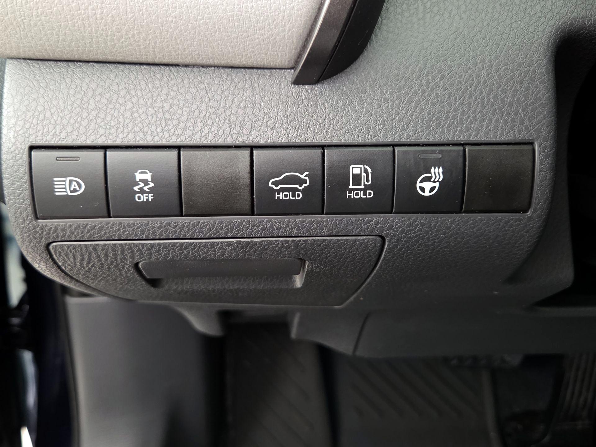 Thumbnail: 2022 Toyota Camry - 13