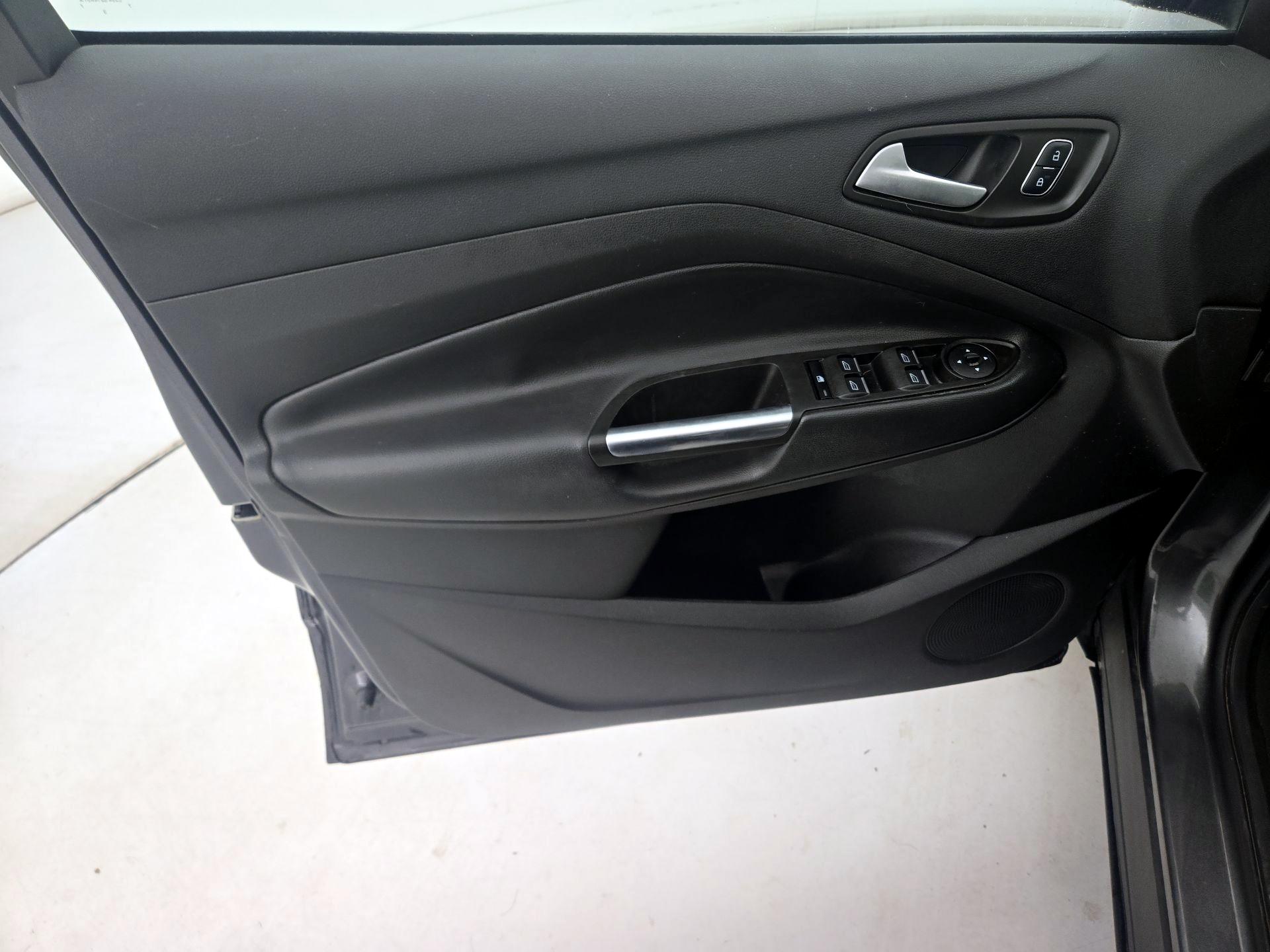 Thumbnail: 2017 Ford Escape - 12