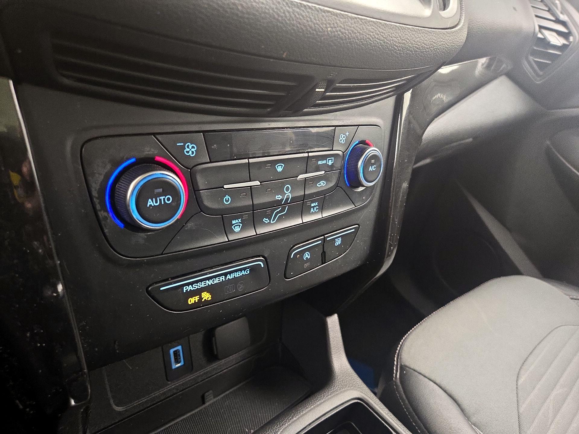 Thumbnail: 2017 Ford Escape - 16