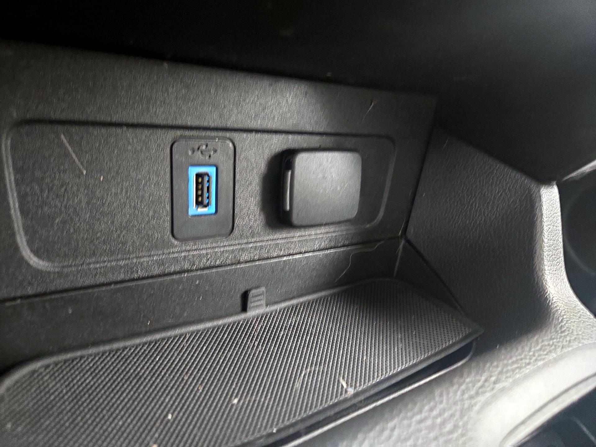 Thumbnail: 2017 Ford Escape - 18