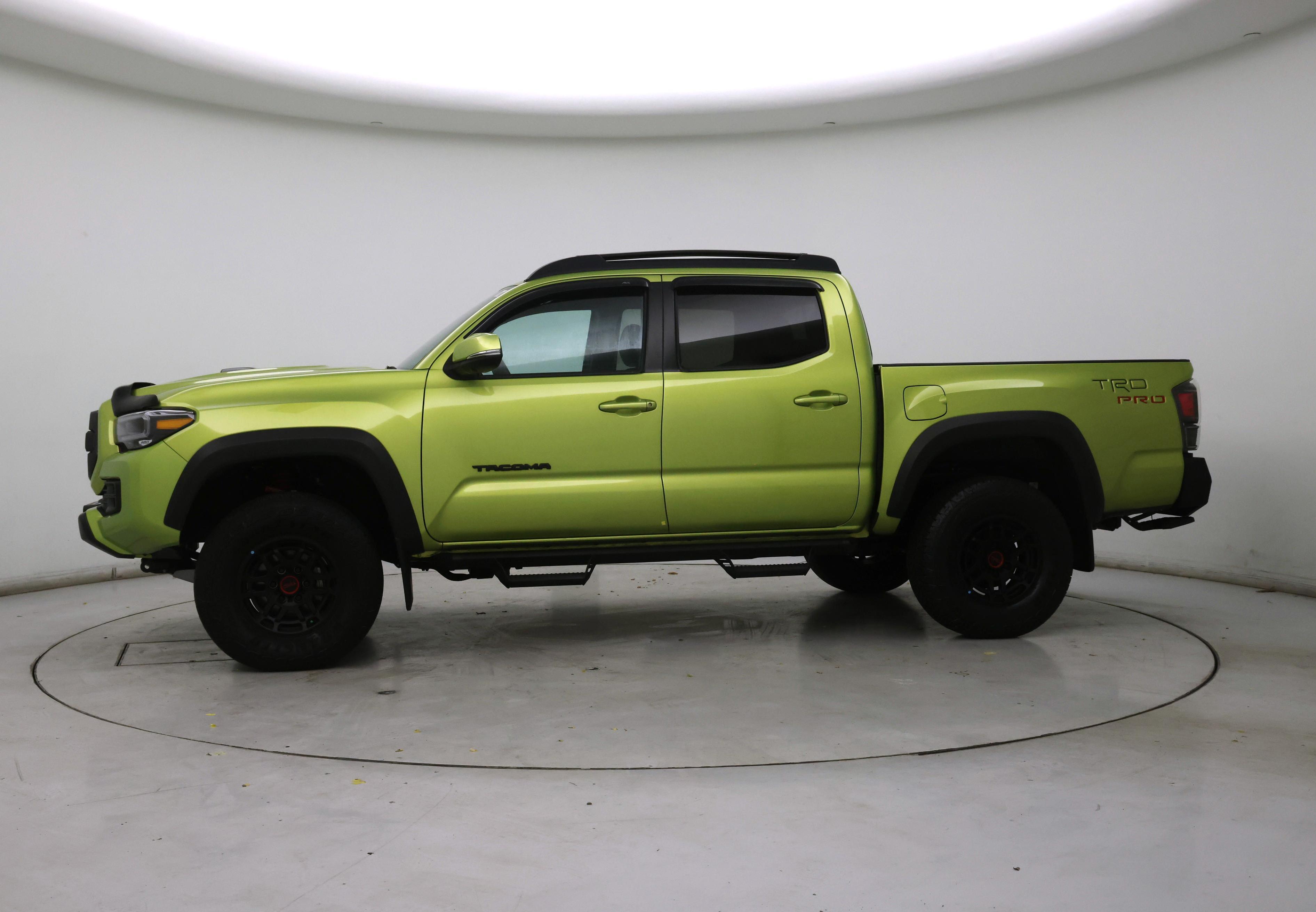 Thumbnail: 2022 Toyota Tacoma - 3