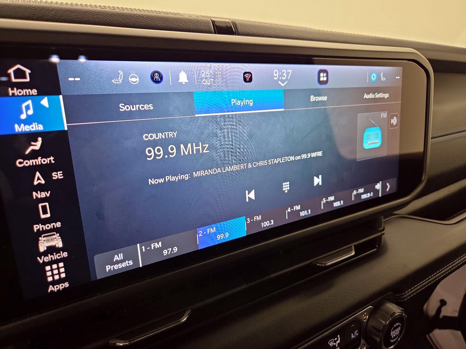 Thumbnail: 2024 Jeep Wrangler - 16