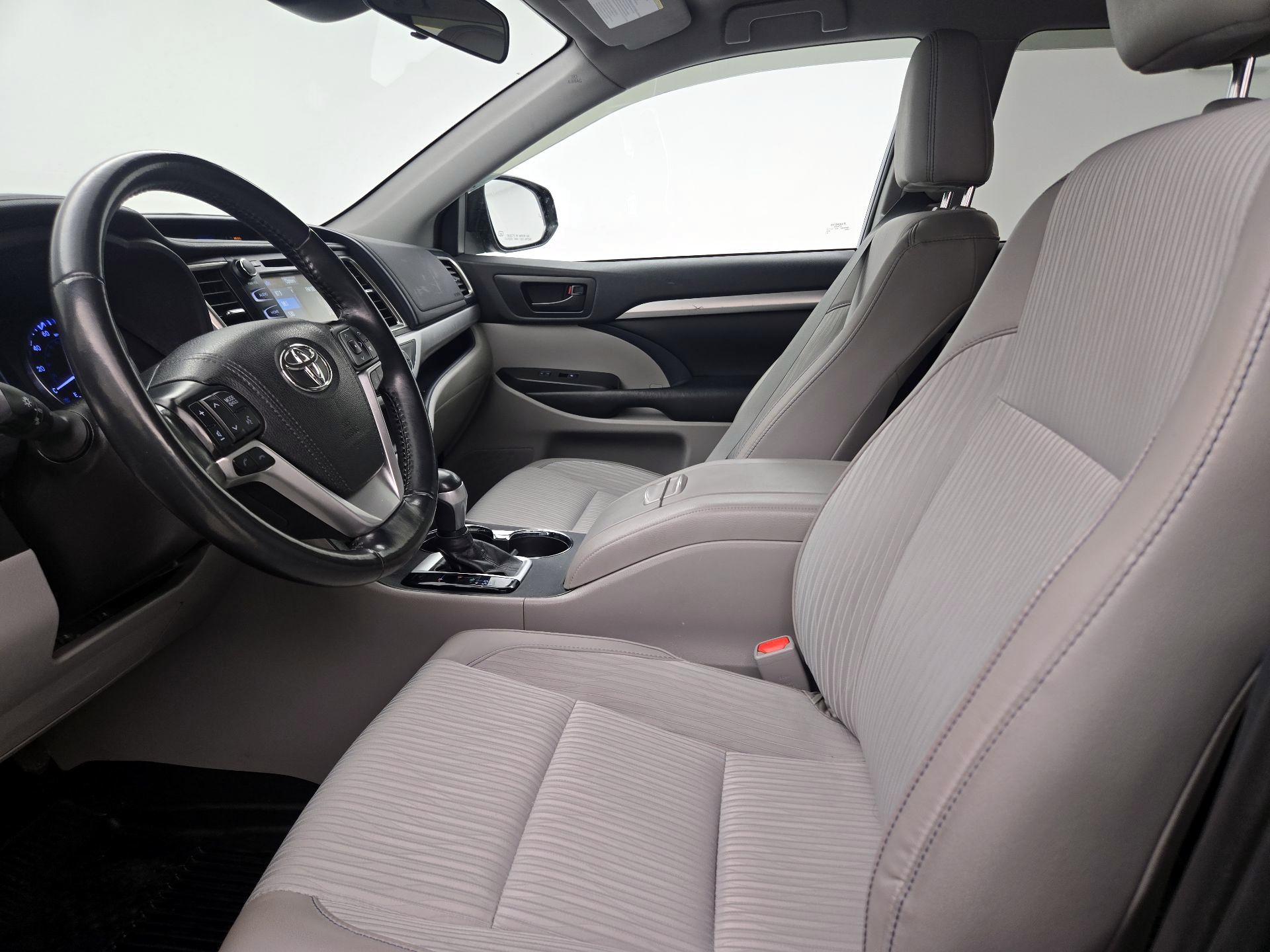 Thumbnail: 2019 Toyota Highlander - 11