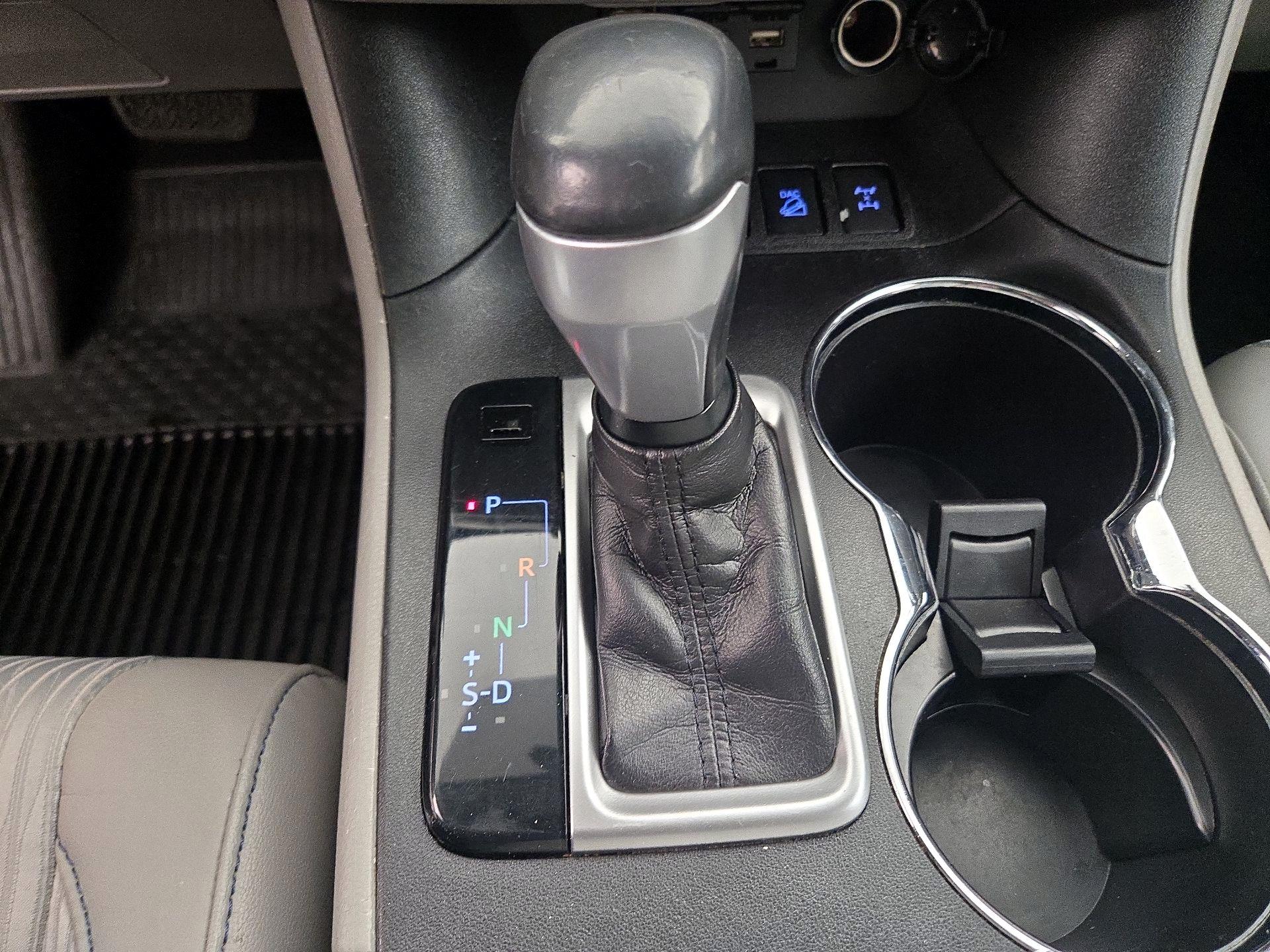 Thumbnail: 2019 Toyota Highlander - 17