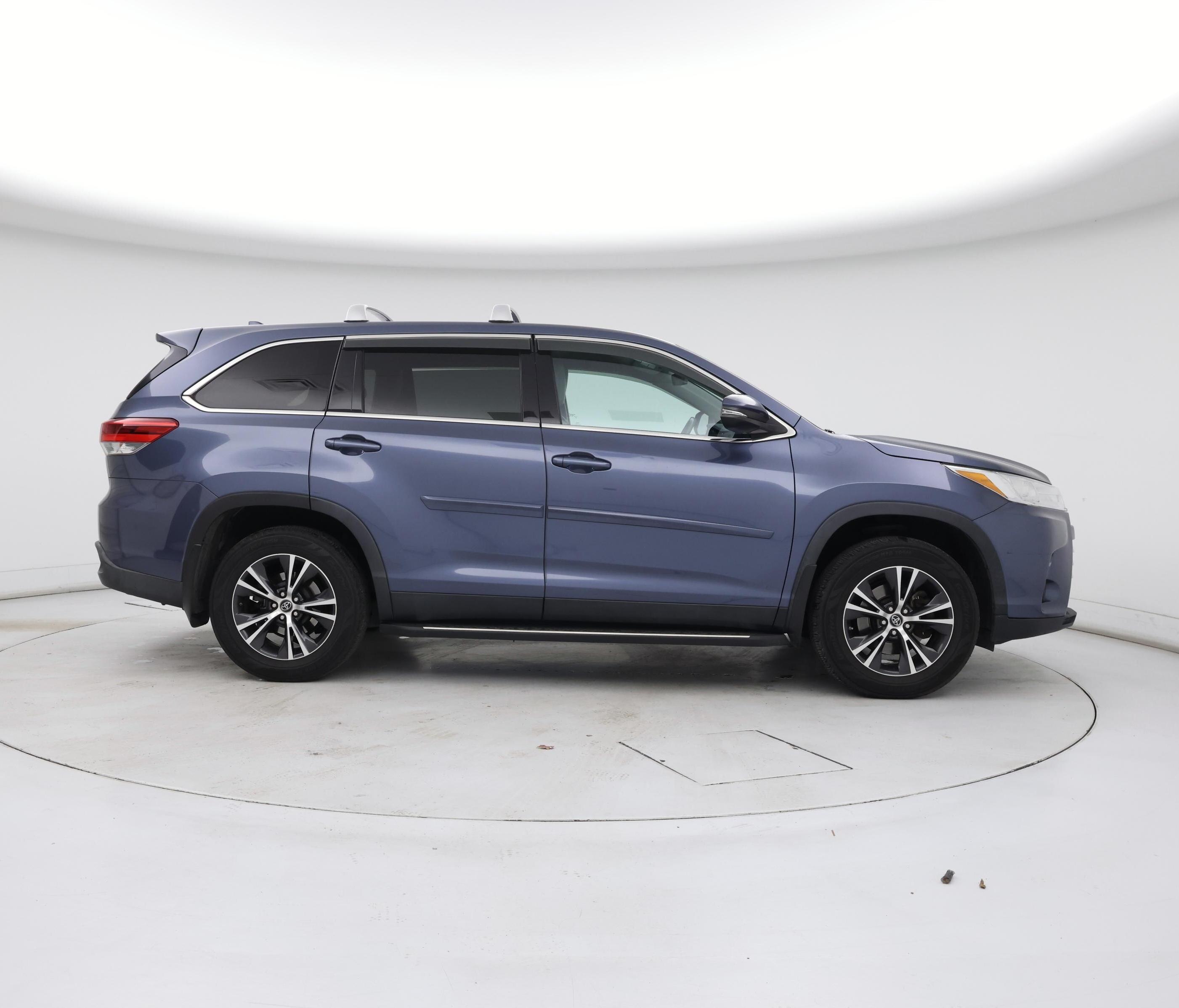 Thumbnail: 2019 Toyota Highlander - 7