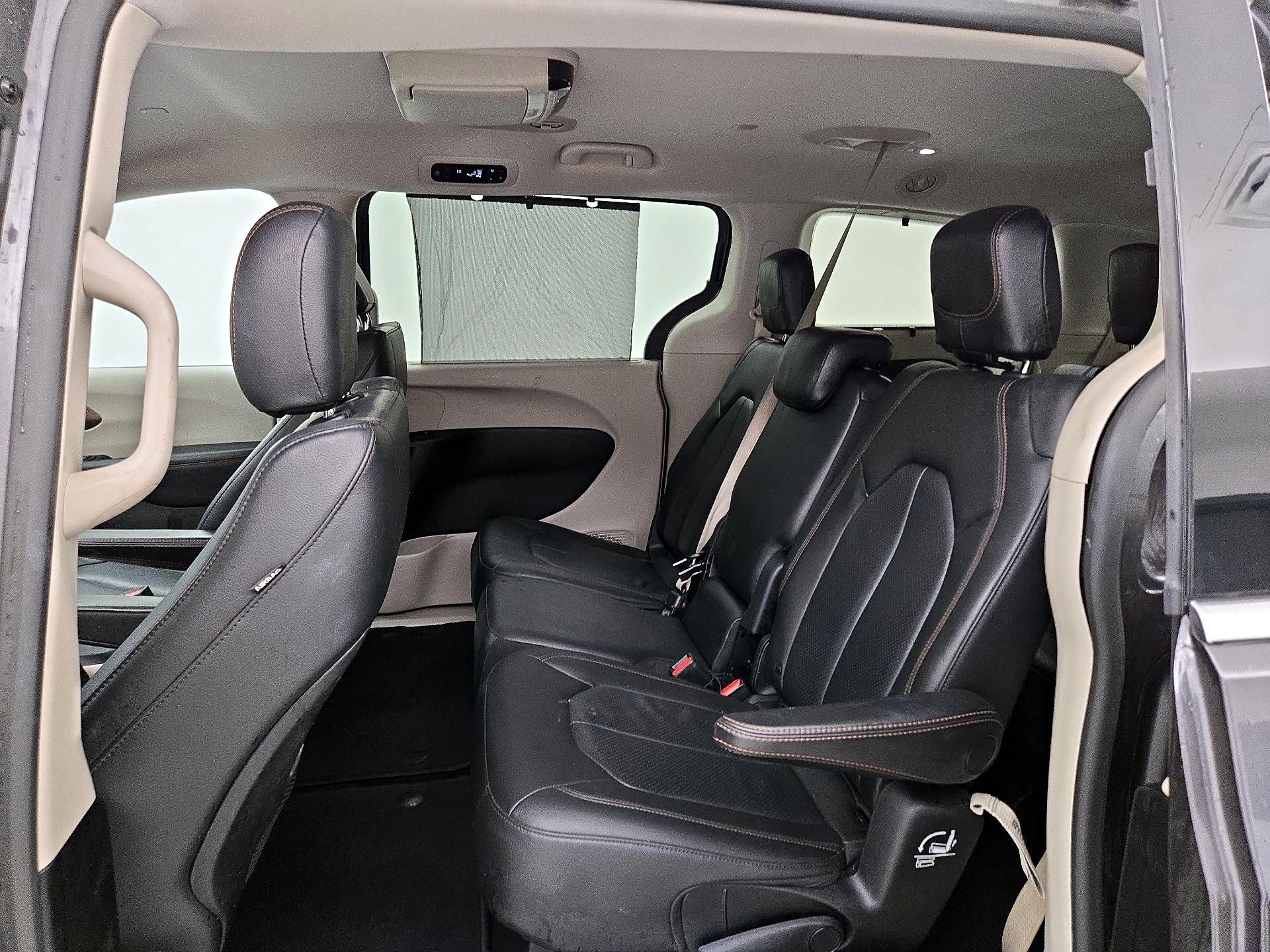 Thumbnail: 2019 Chrysler Pacifica - 20