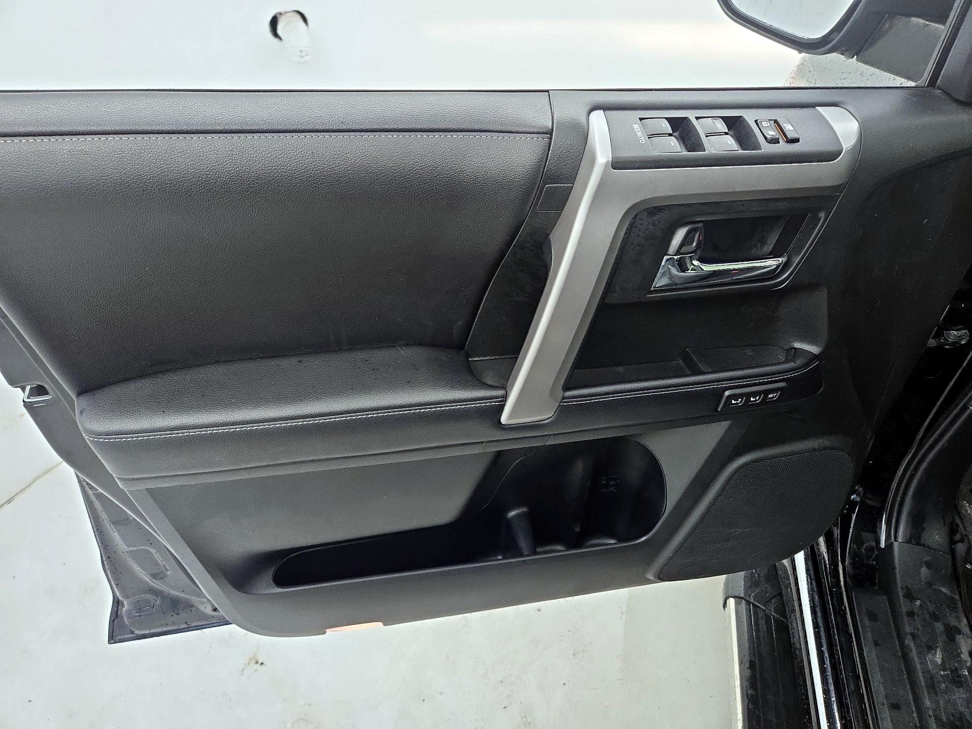 Thumbnail: 2019 Toyota 4Runner - 12