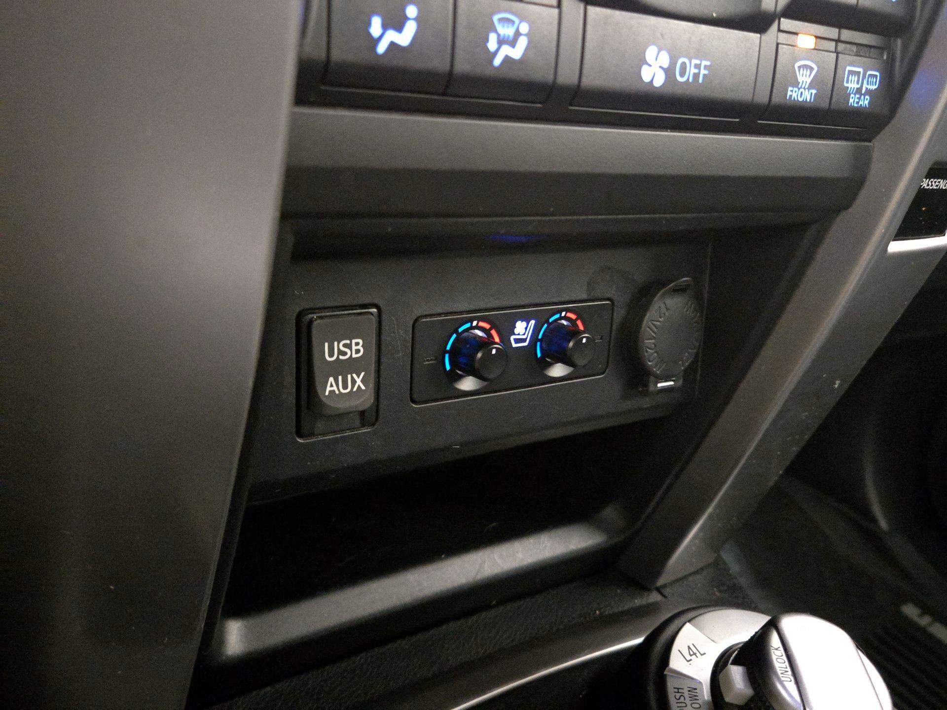 Thumbnail: 2019 Toyota 4Runner - 19