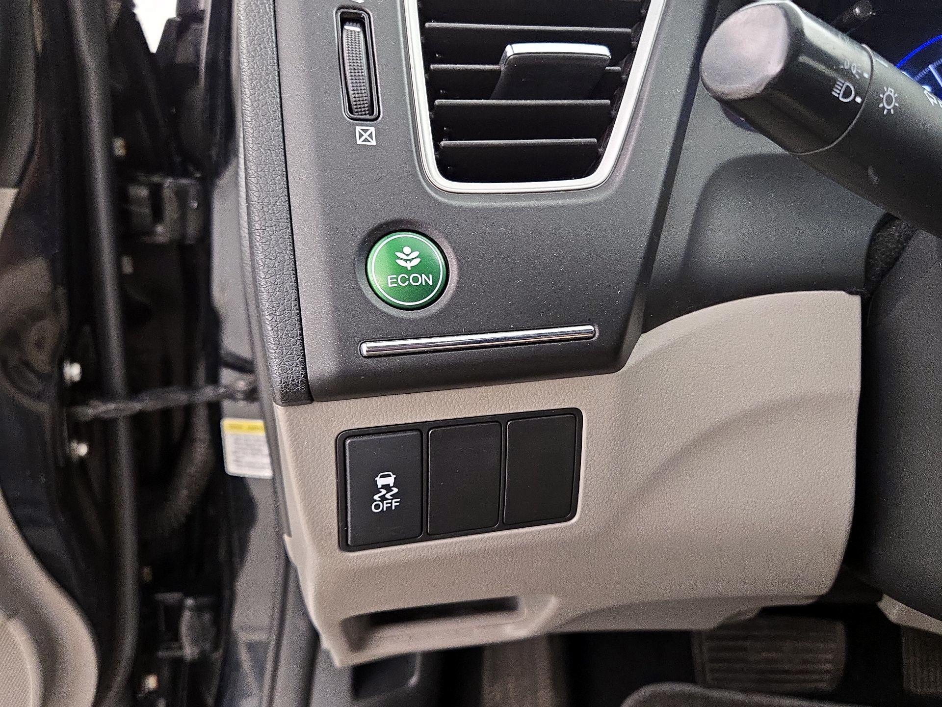 Thumbnail: 2015 Honda Civic - 13