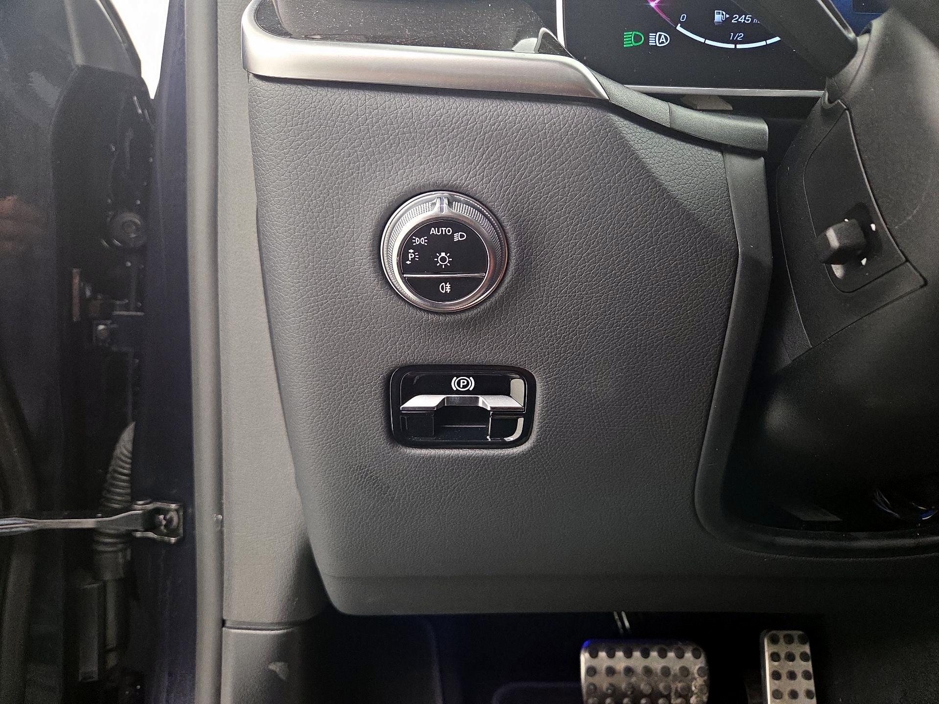 Thumbnail: 2024 Mercedes-Benz GLC - 13