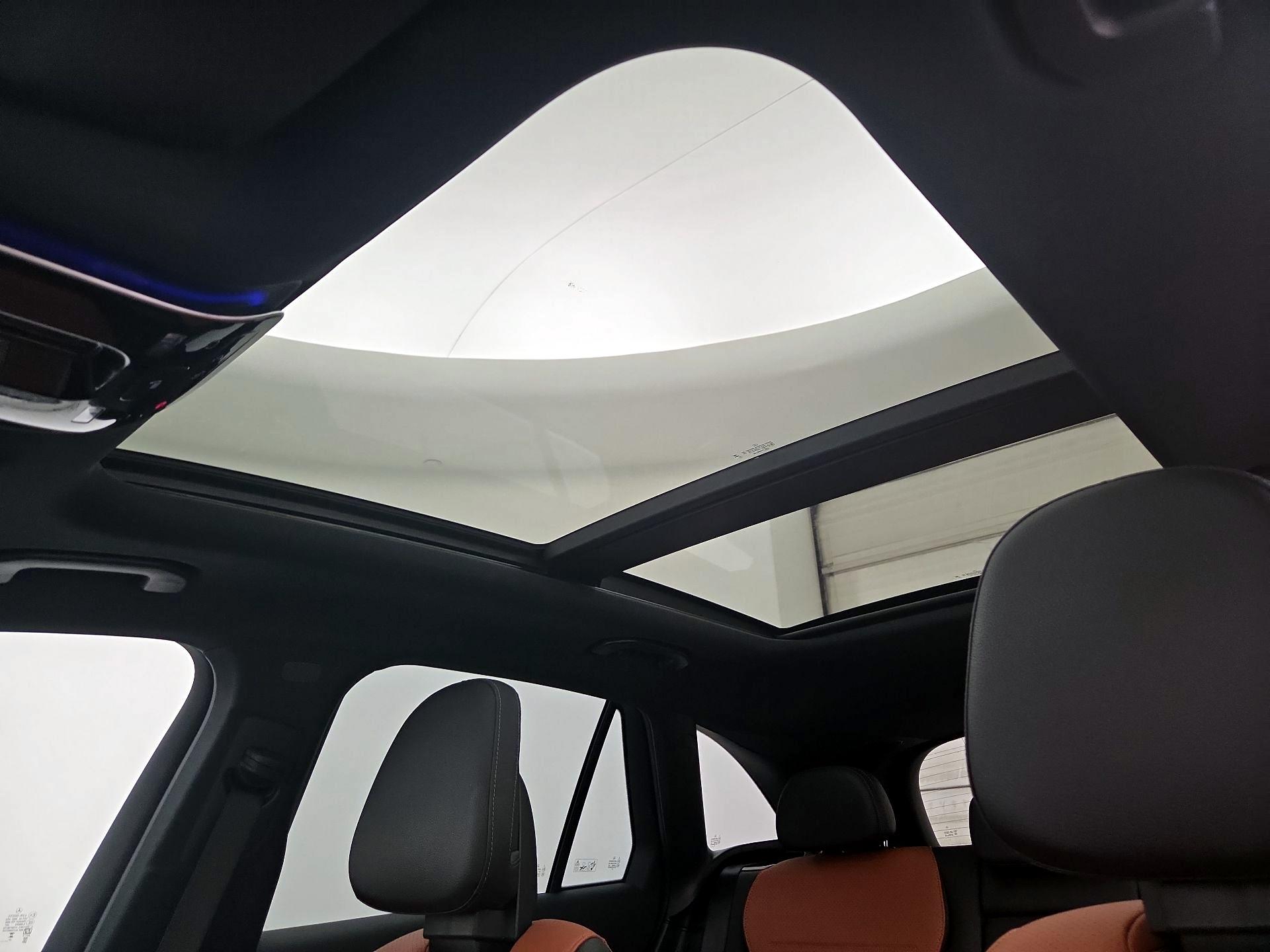 Thumbnail: 2024 Mercedes-Benz GLC - 20