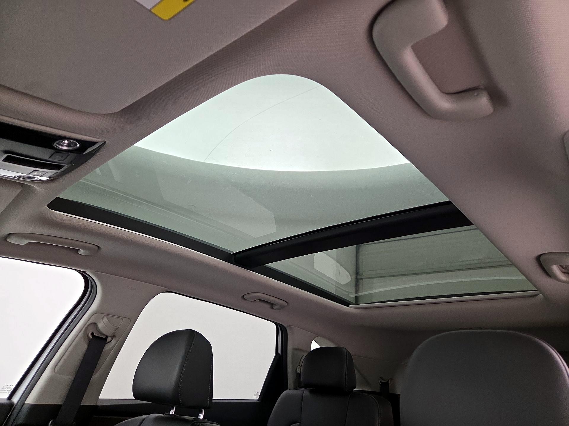 Thumbnail: 2023 Kia Sorento - 20