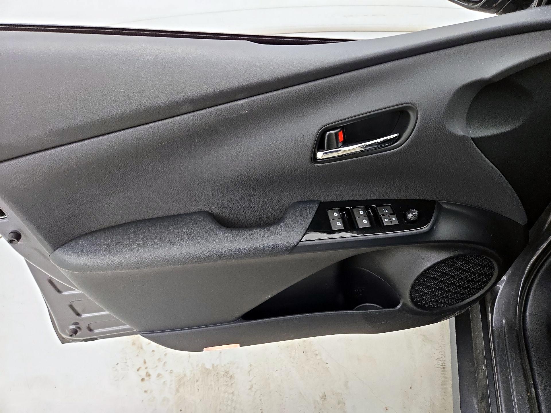 Thumbnail: 2017 Toyota Prius - 12