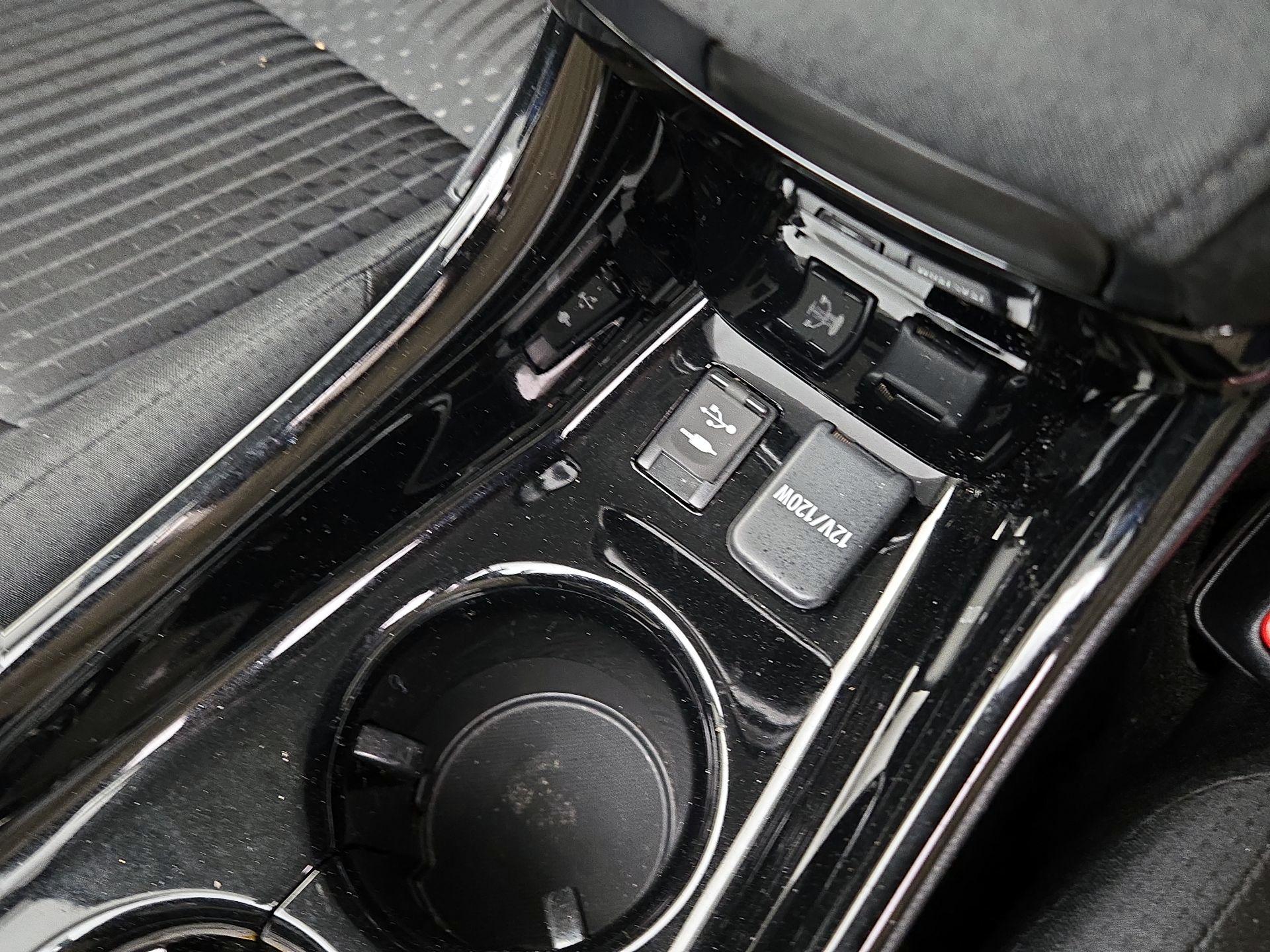 Thumbnail: 2017 Toyota Prius - 19