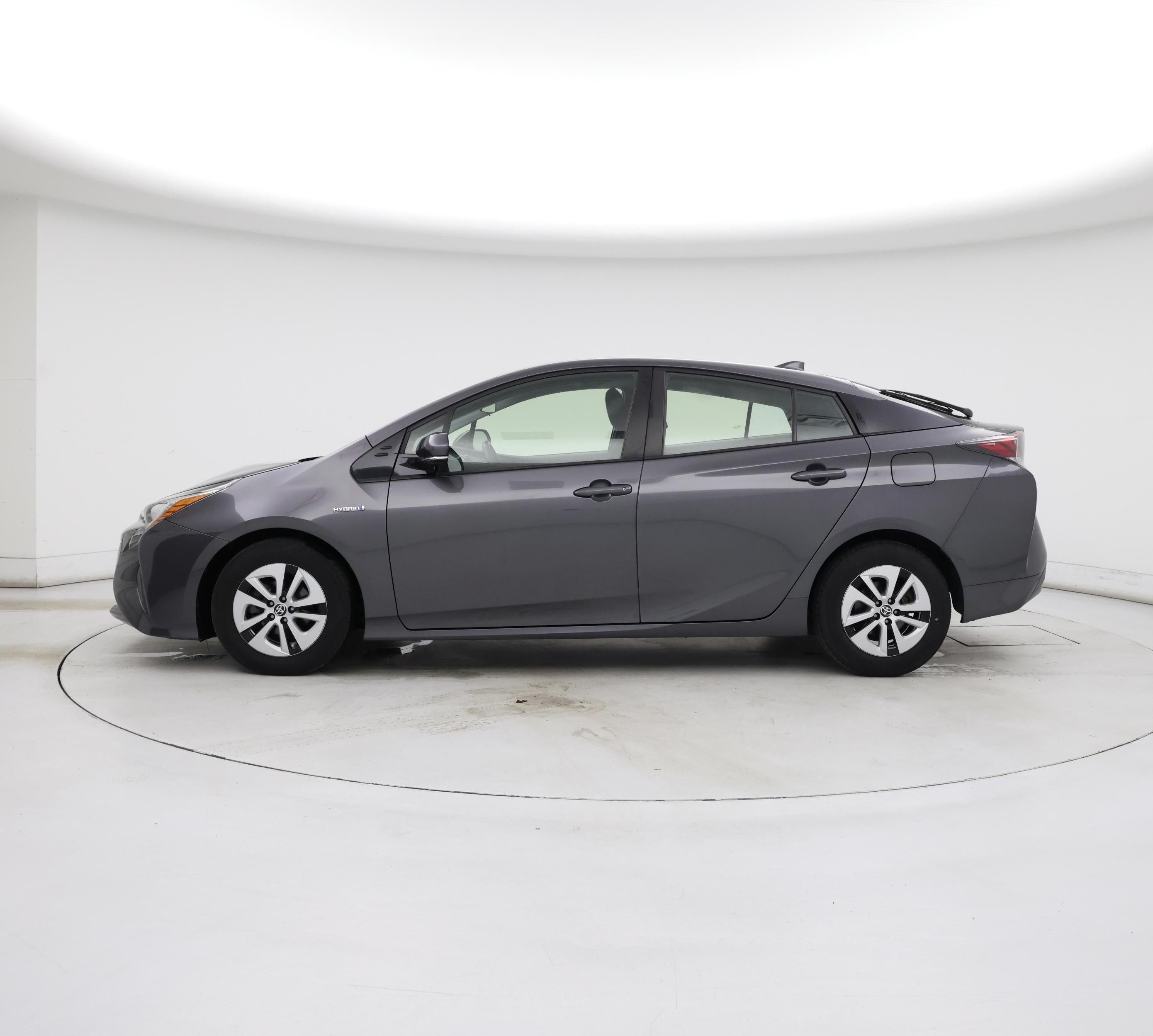 Thumbnail: 2017 Toyota Prius - 3