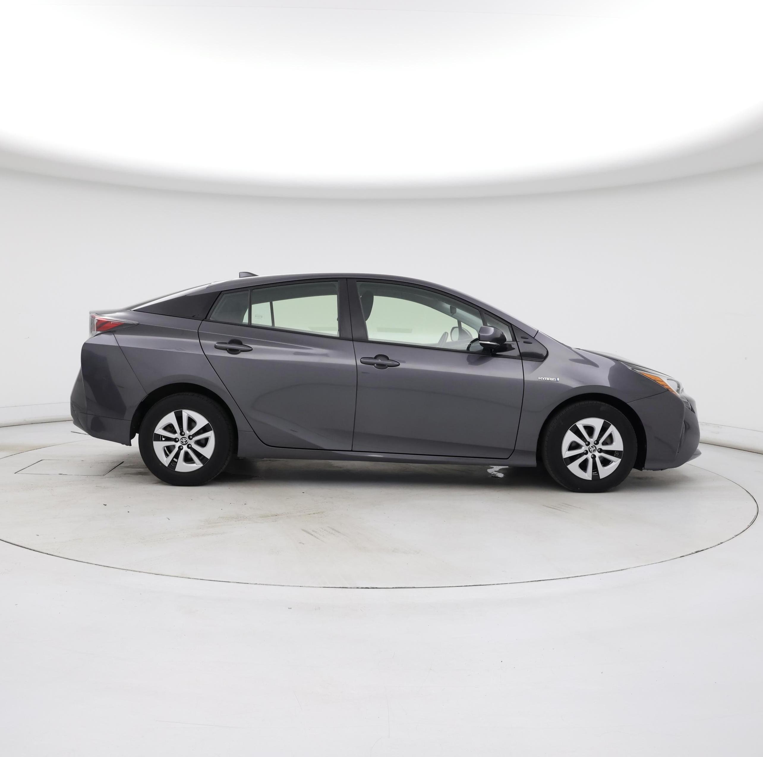 Thumbnail: 2017 Toyota Prius - 7