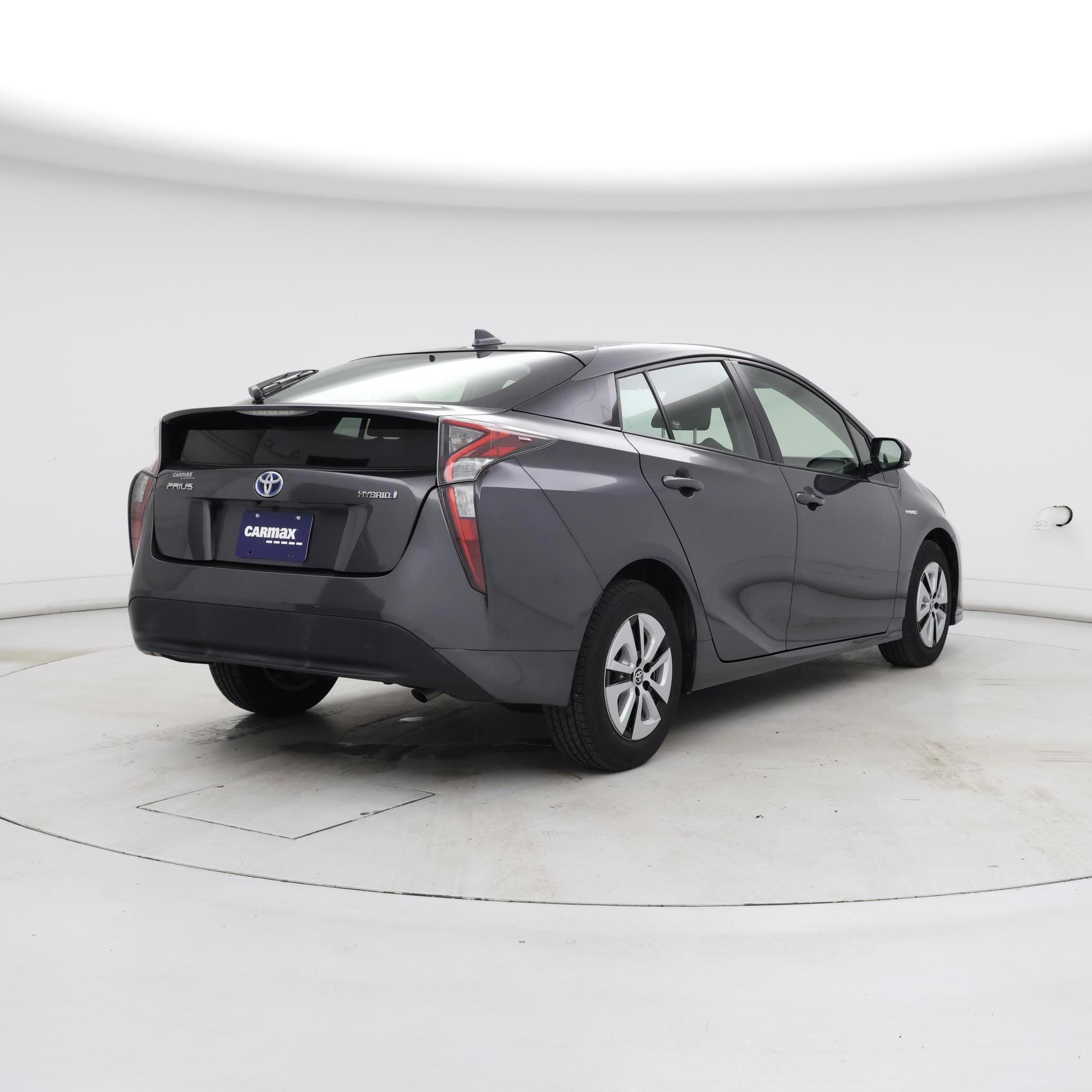 Thumbnail: 2017 Toyota Prius - 8