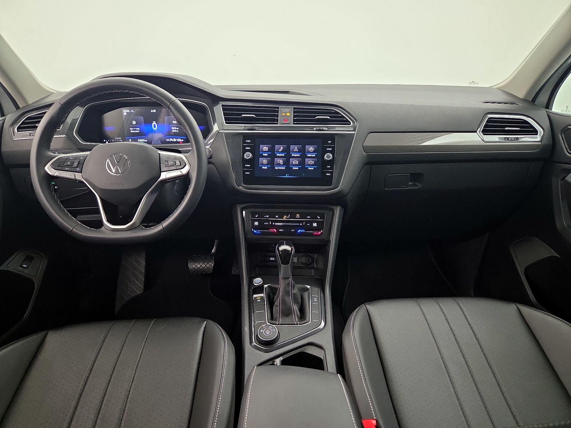 Thumbnail: 2024 Volkswagen Tiguan - 9