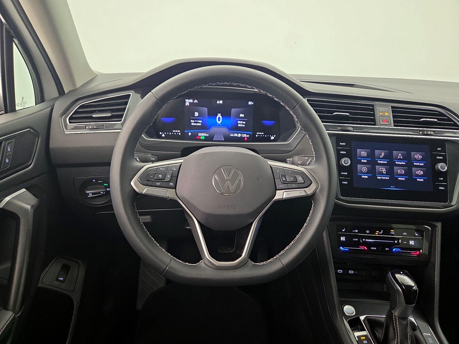 Thumbnail: 2024 Volkswagen Tiguan - 10