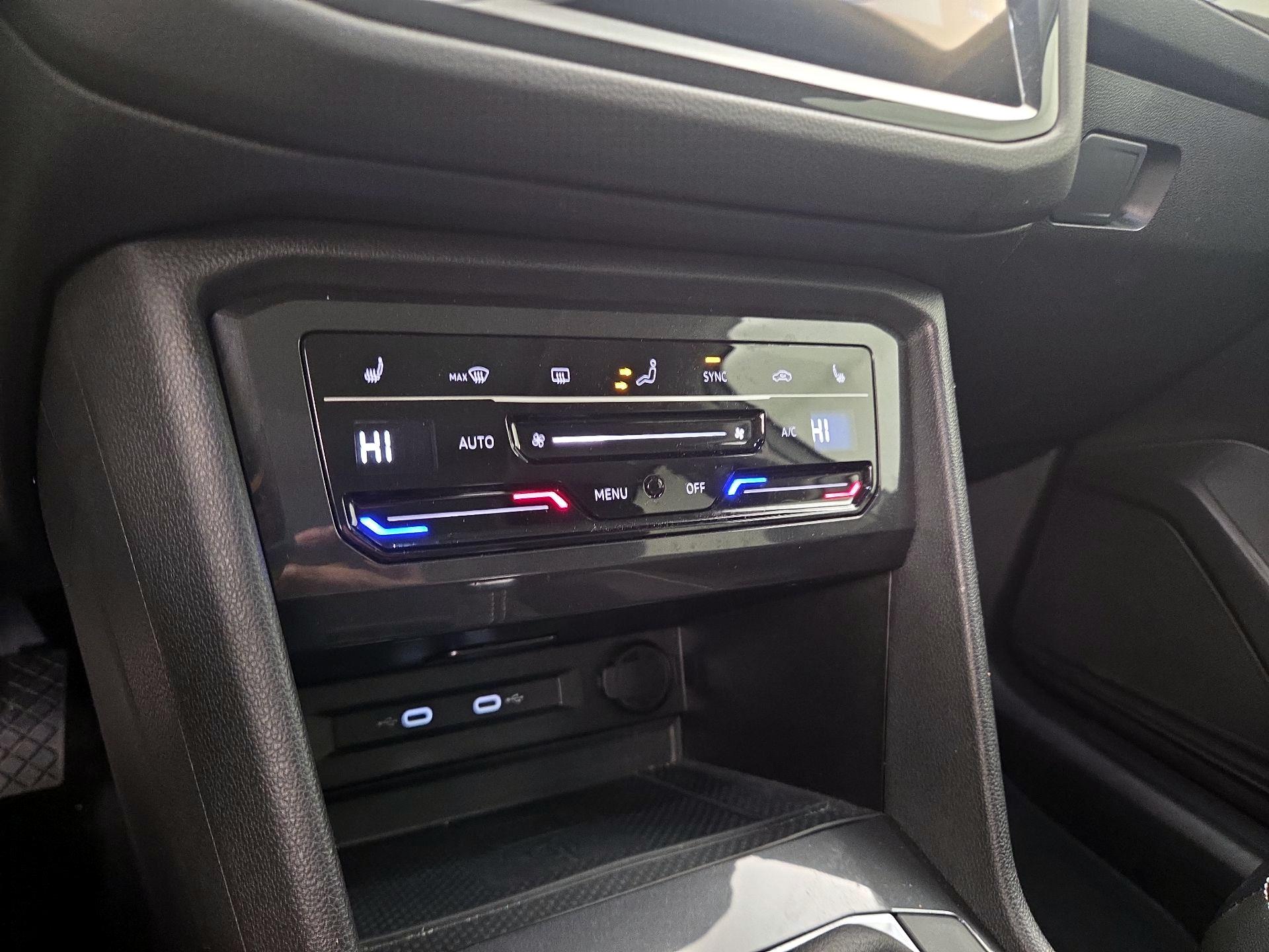 Thumbnail: 2024 Volkswagen Tiguan - 16