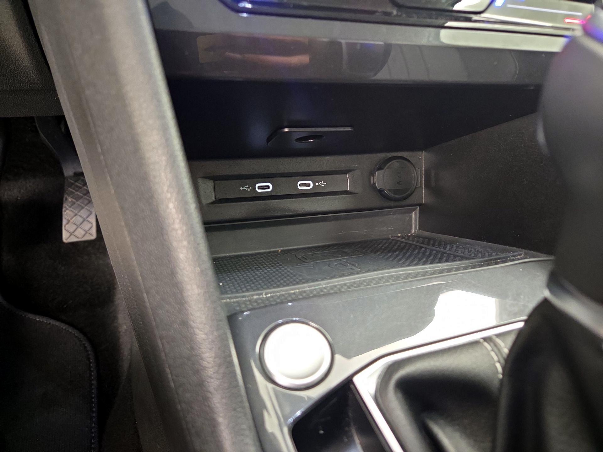 Thumbnail: 2024 Volkswagen Tiguan - 18