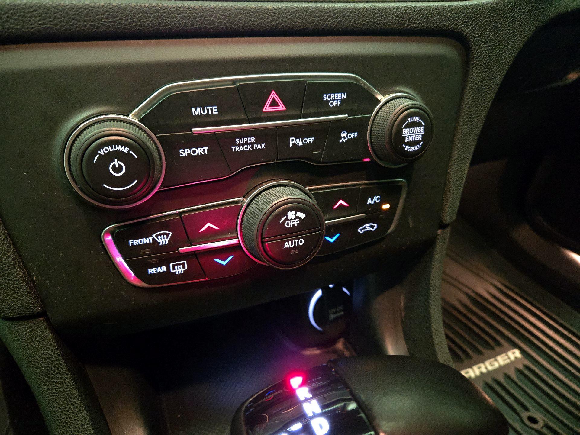 Thumbnail: 2021 Dodge Charger - 16