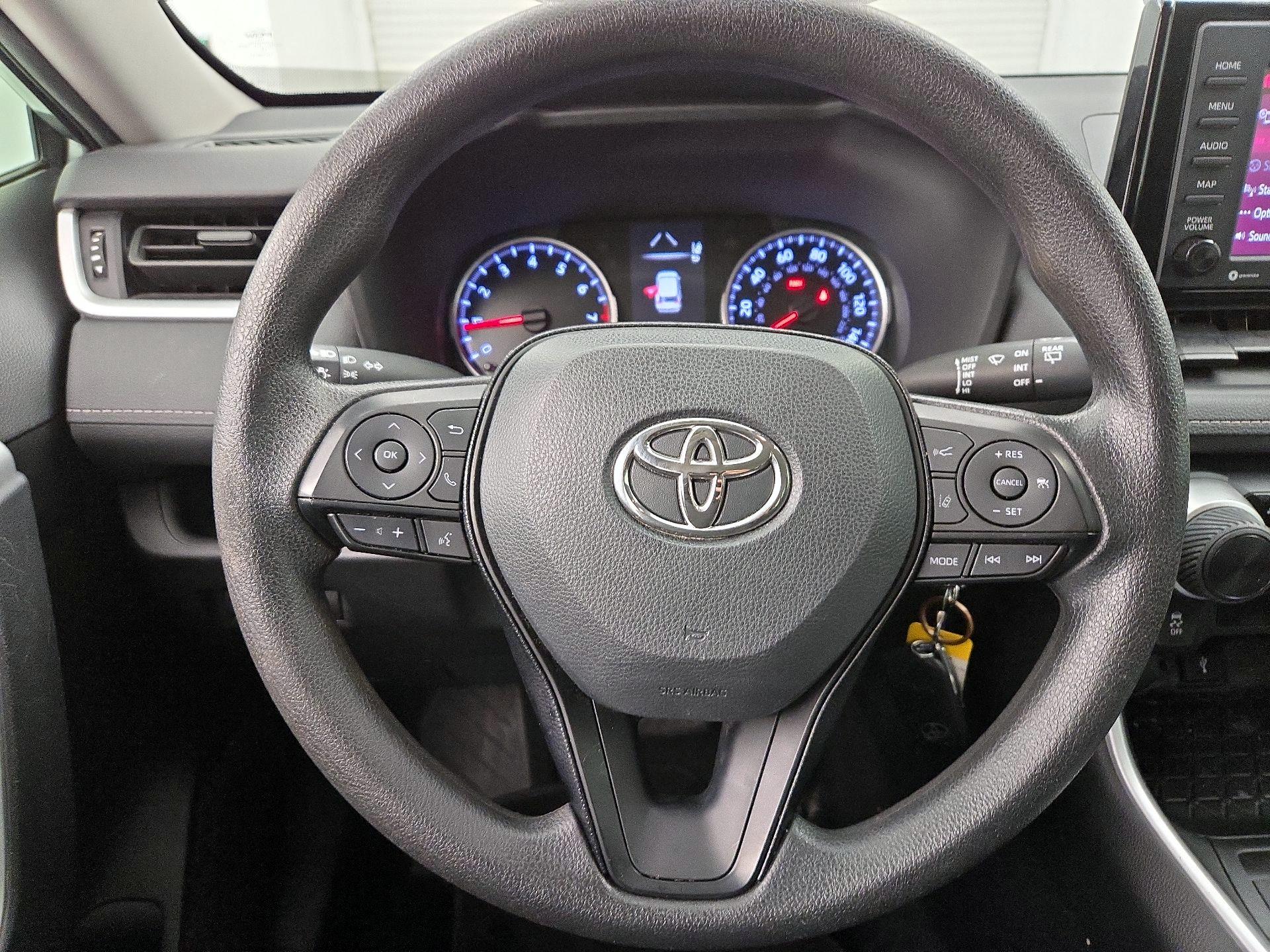 Thumbnail: 2021 Toyota RAV4 - 10