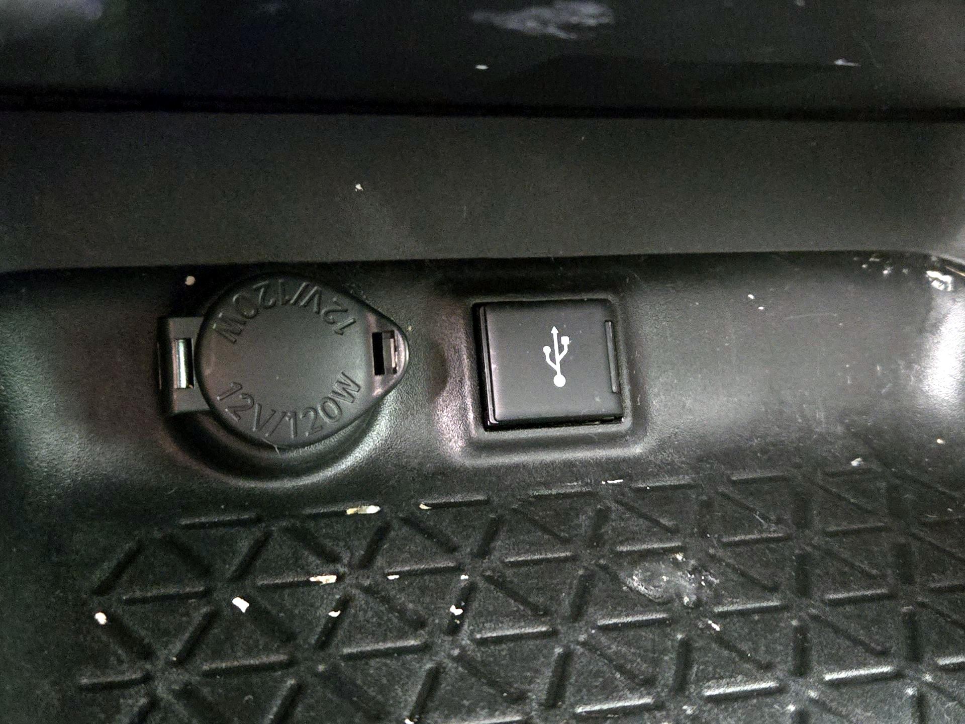 Thumbnail: 2021 Toyota RAV4 - 17