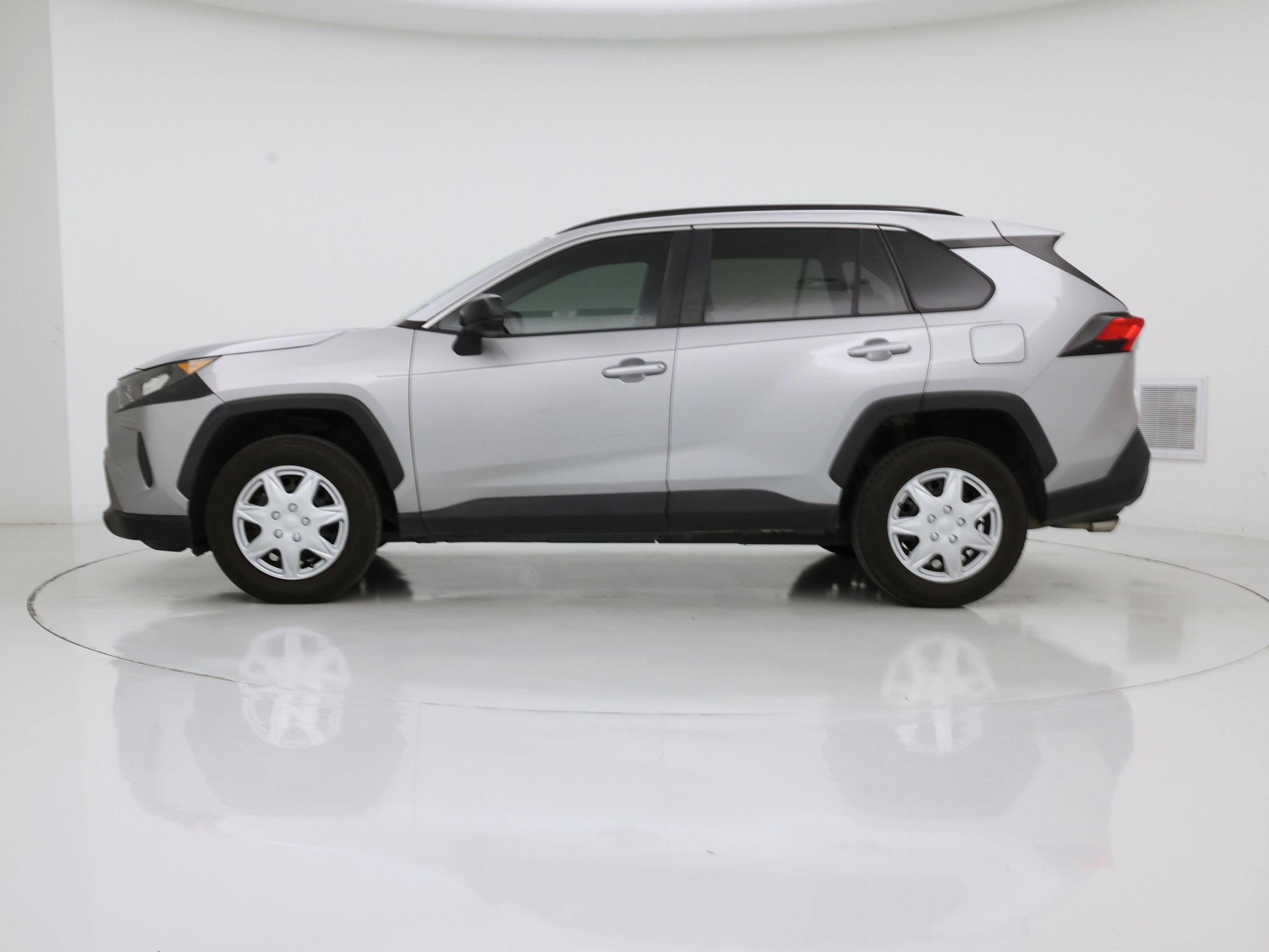 Thumbnail: 2021 Toyota RAV4 - 3