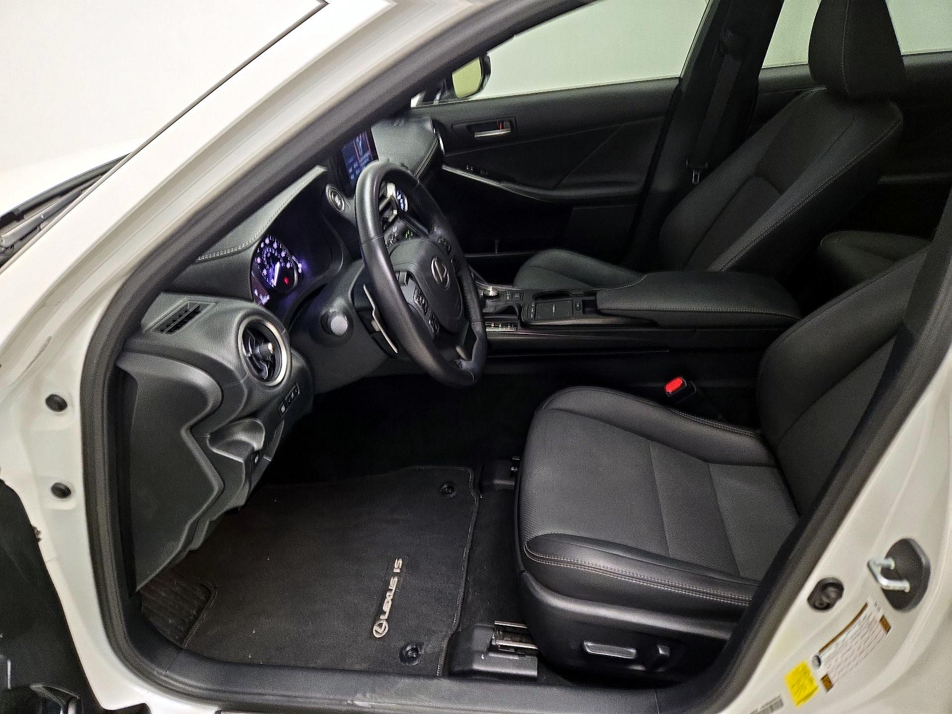 Thumbnail: 2022 Lexus IS - 11