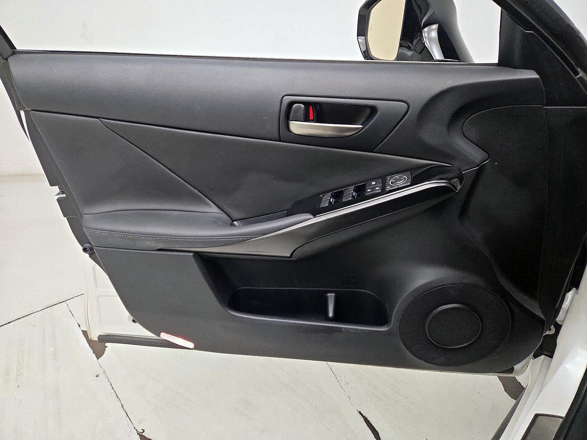 Thumbnail: 2022 Lexus IS - 12