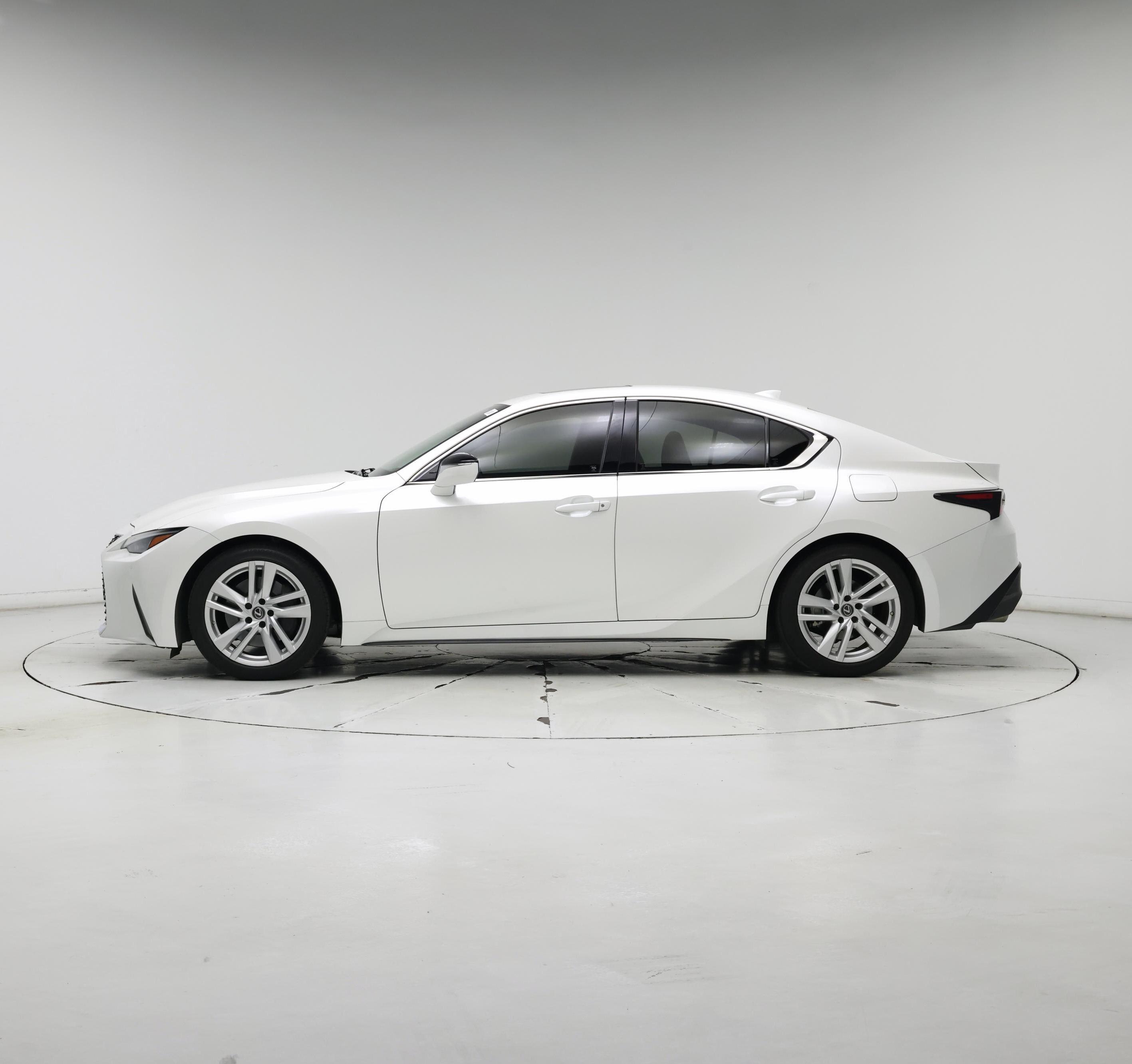 Thumbnail: 2022 Lexus IS - 3