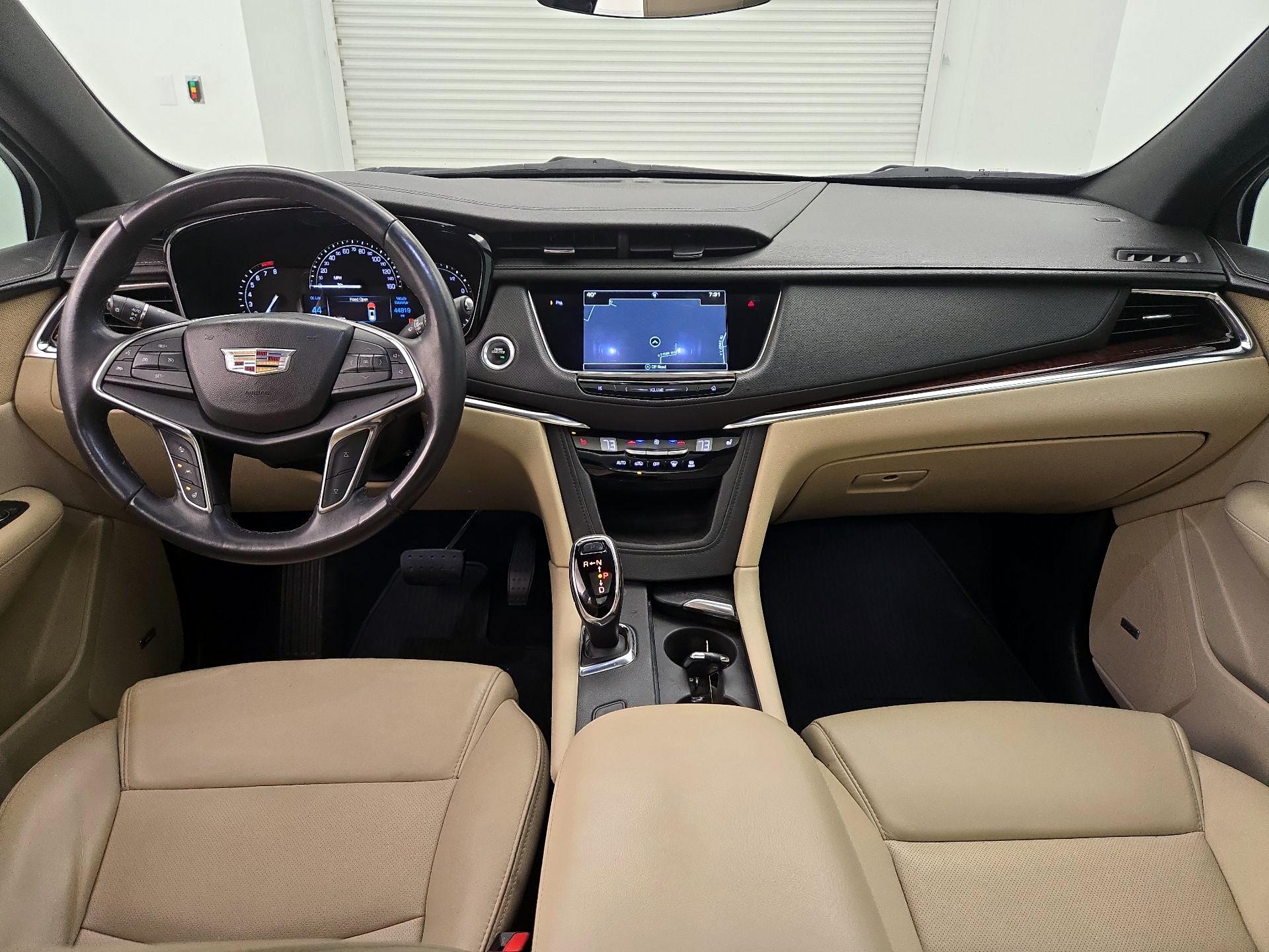 Thumbnail: 2018 Cadillac XT5 - 9