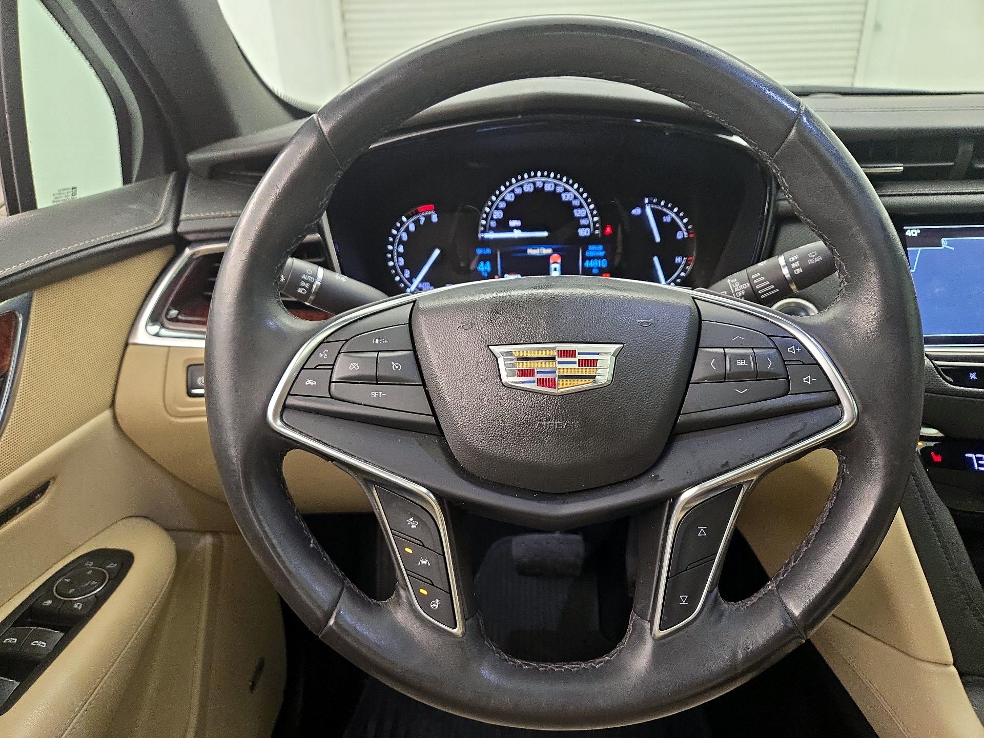 Thumbnail: 2018 Cadillac XT5 - 10