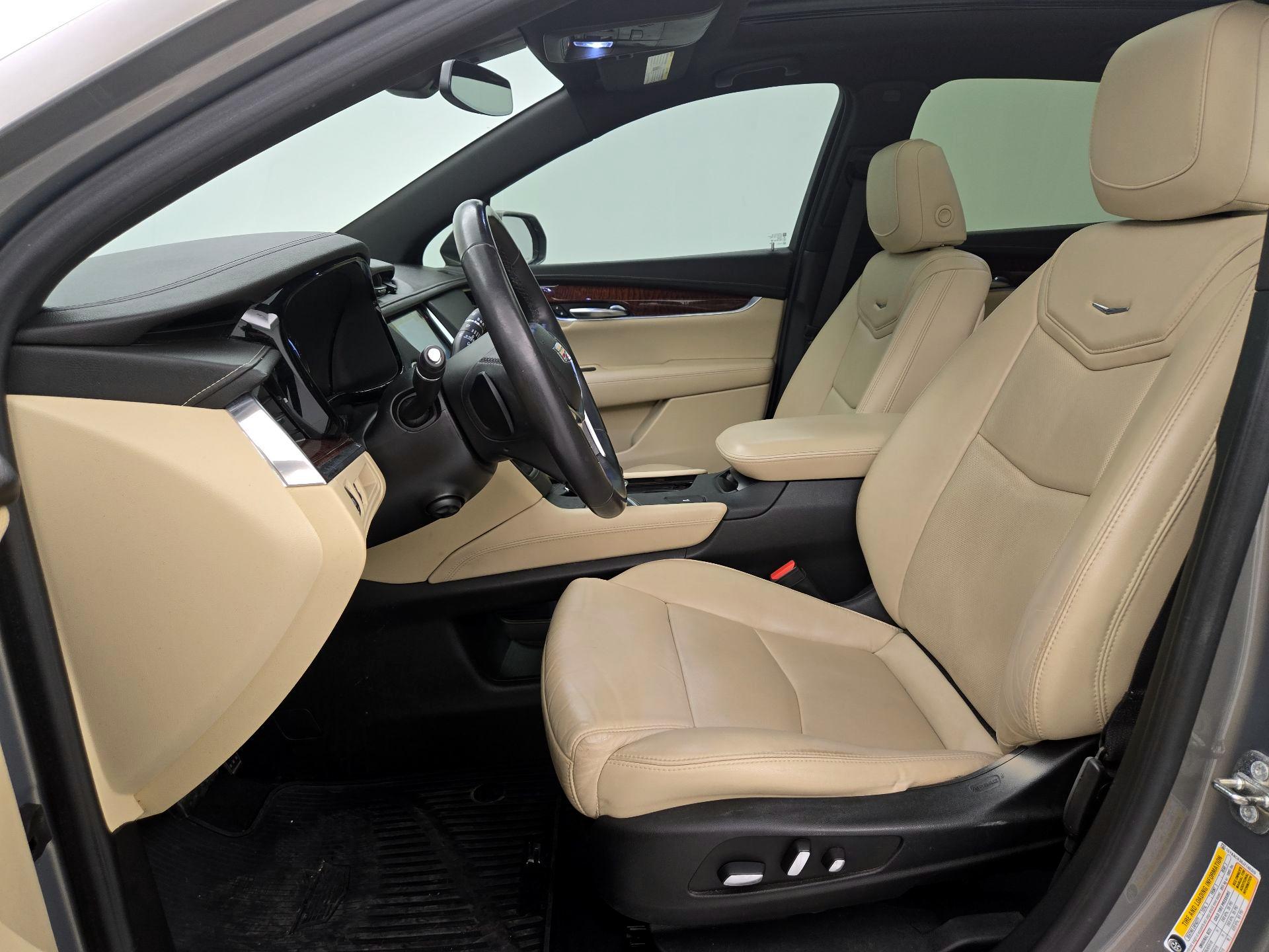 Thumbnail: 2018 Cadillac XT5 - 11