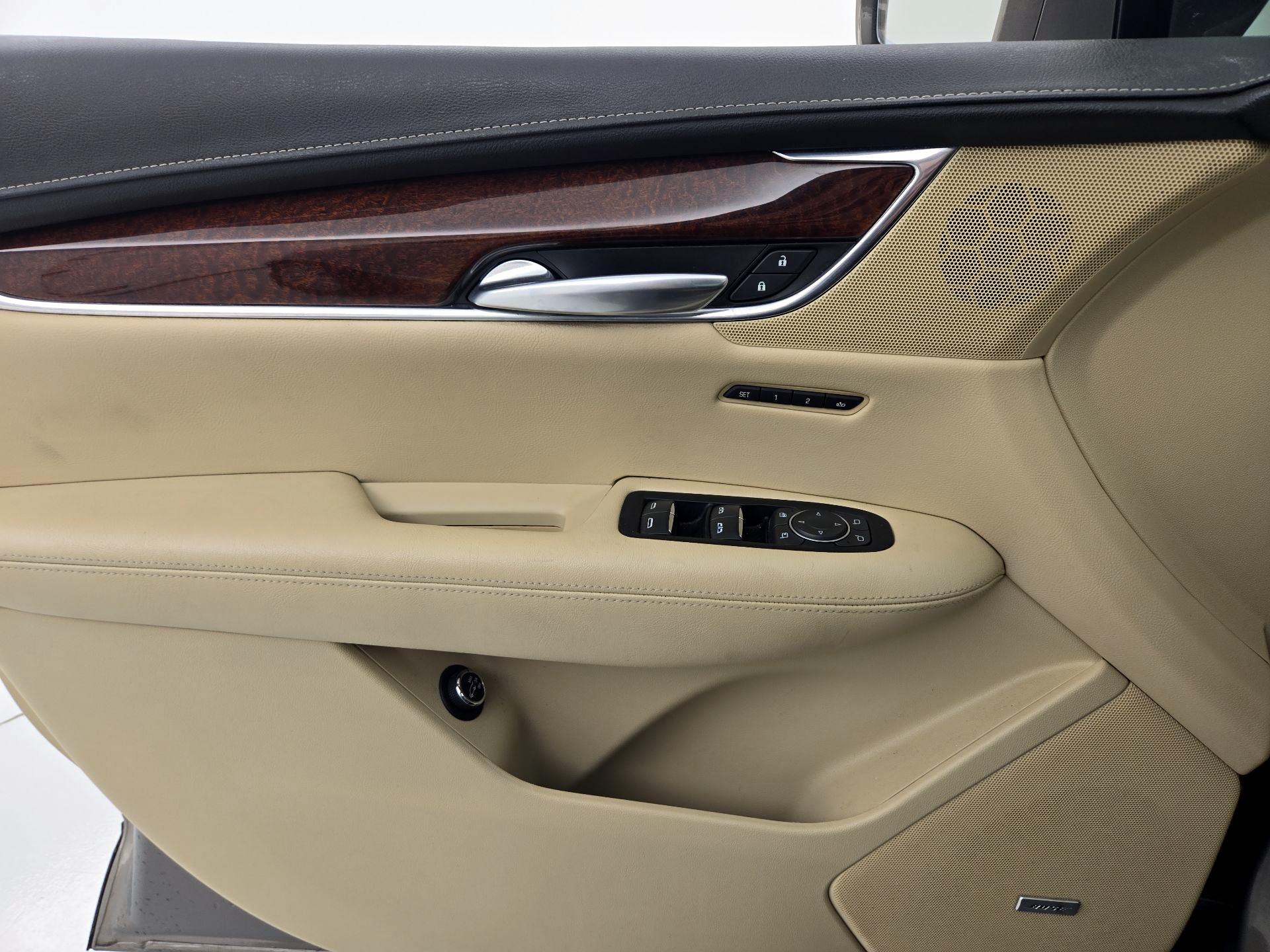 Thumbnail: 2018 Cadillac XT5 - 12