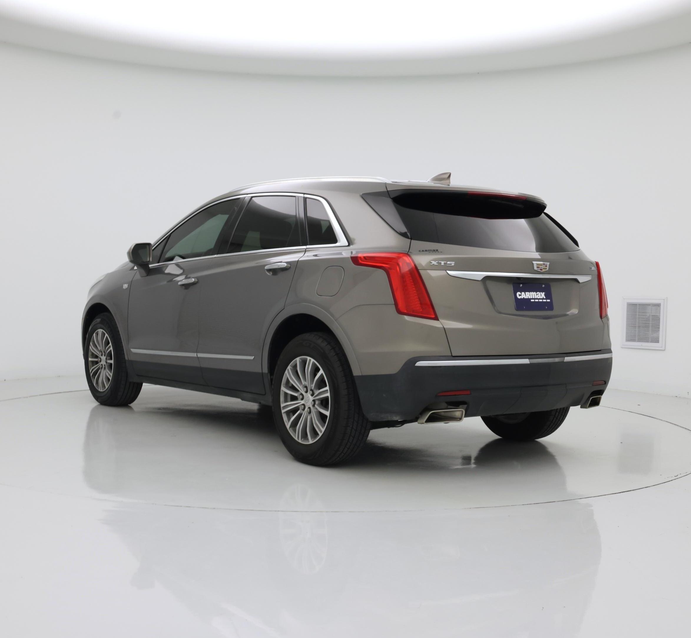 Thumbnail: 2018 Cadillac XT5 - 2